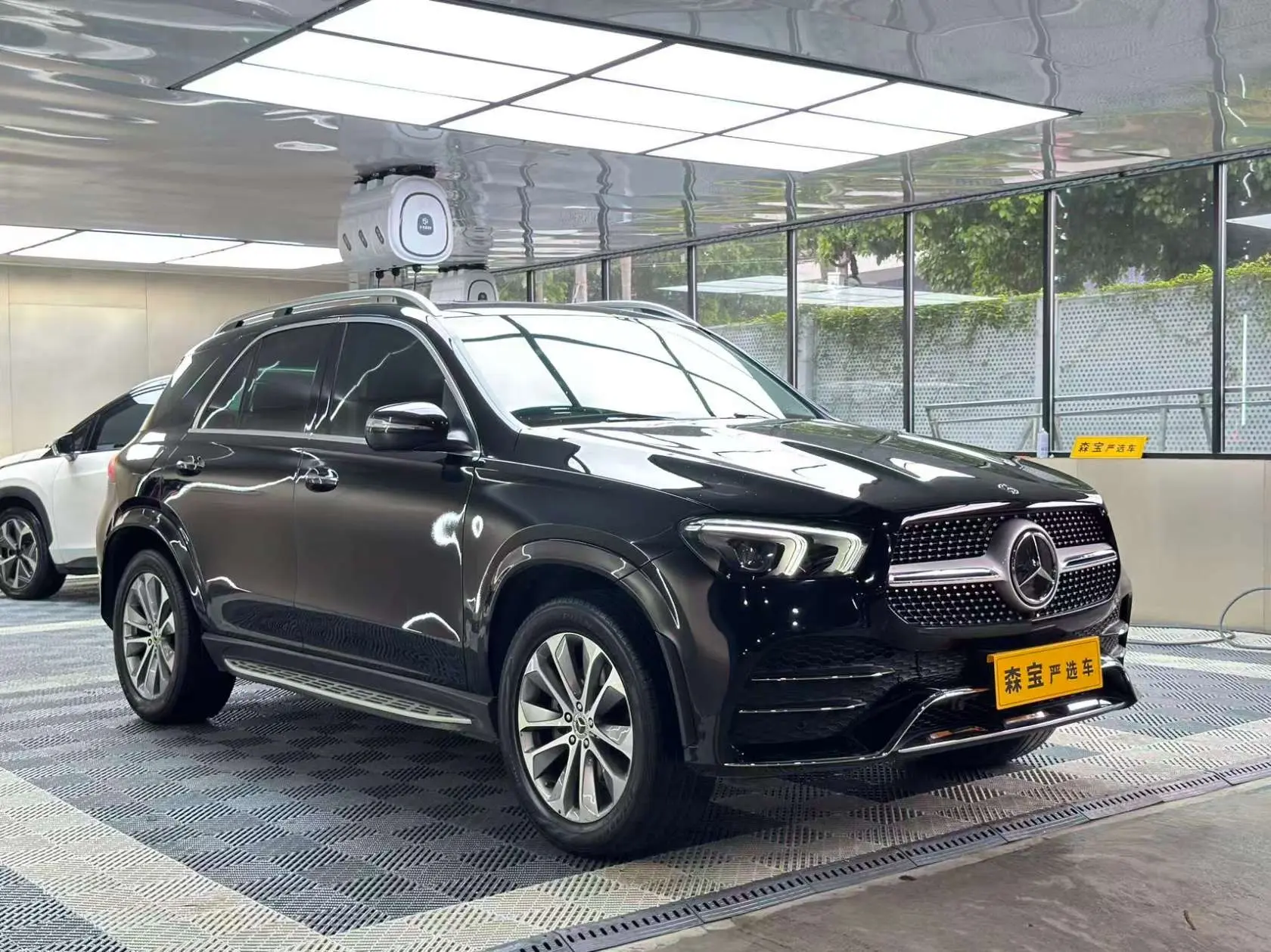 Mercedes-Benz GLE (Imported)