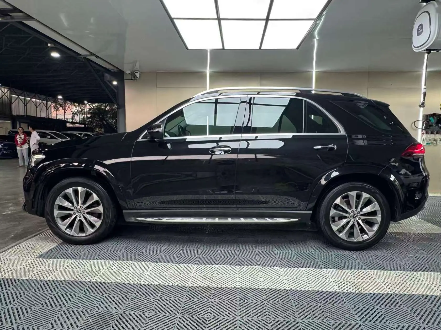 Mercedes-Benz GLE (Imported)