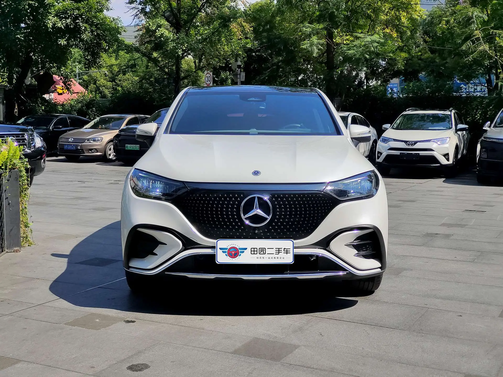 Mercedes-Benz EQE SUV