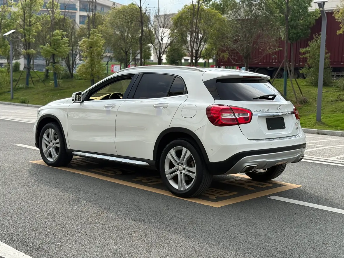 Mercedes-Benz GLA