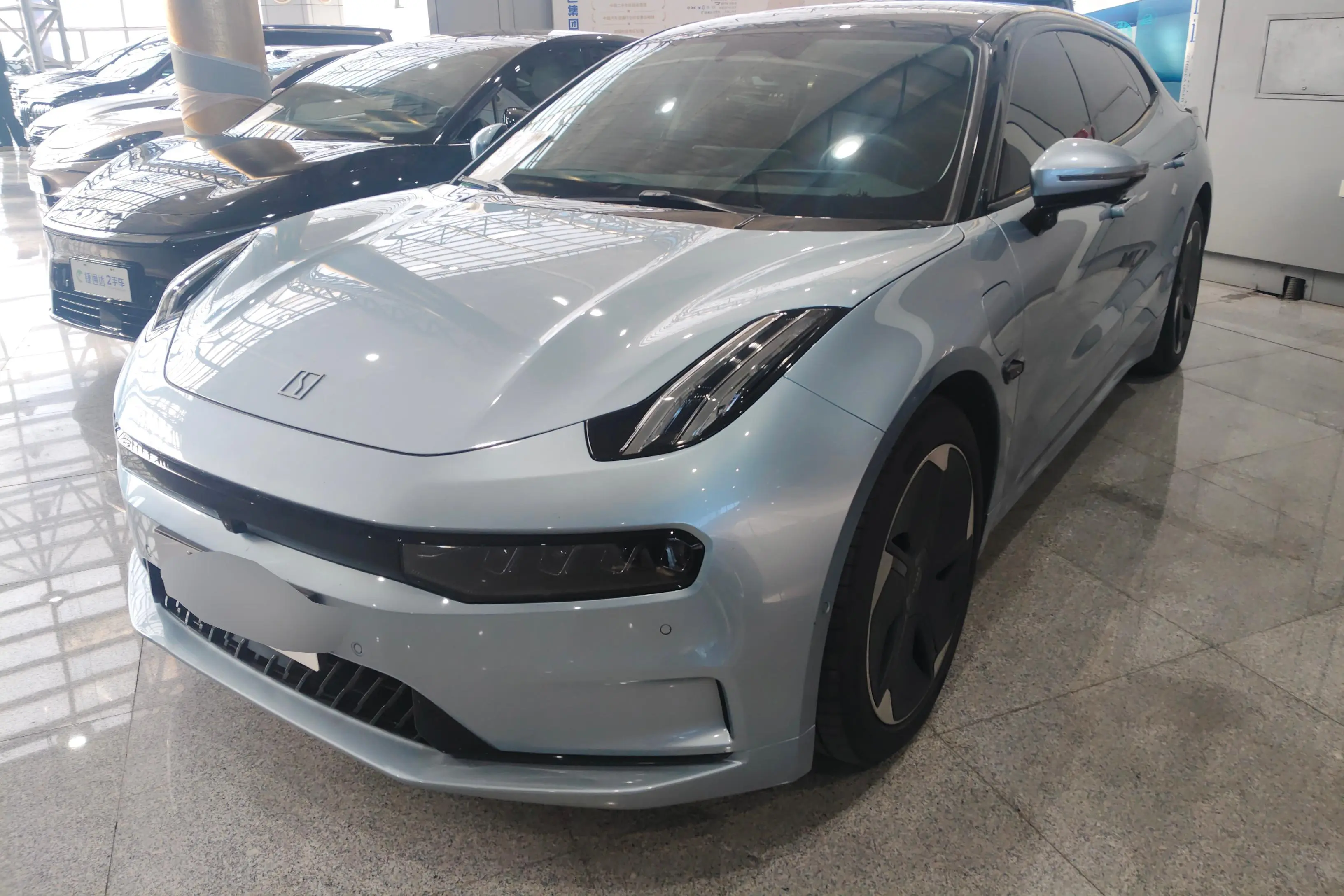 ZEEKR 001