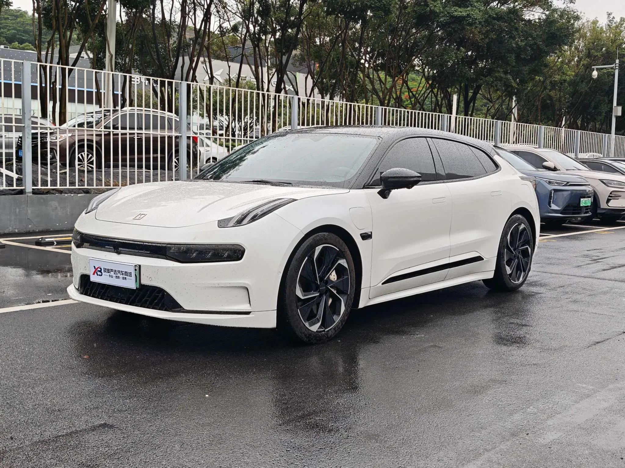 ZEEKR 001