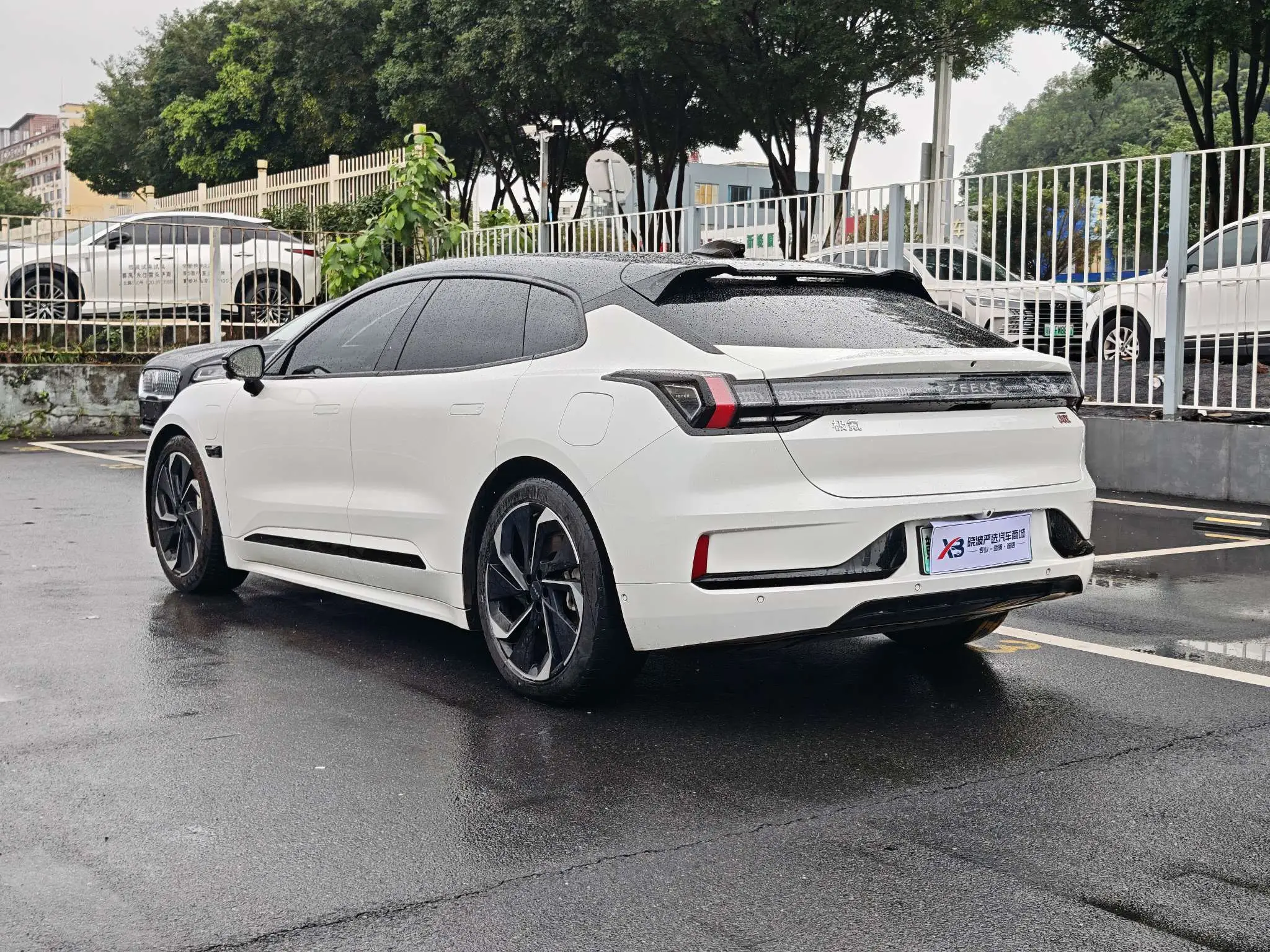 ZEEKR 001