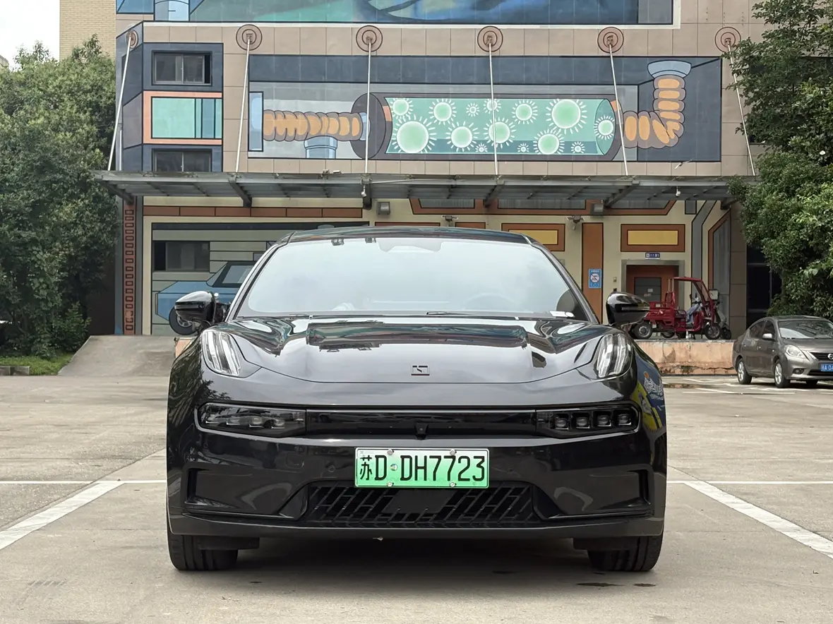 ZEEKR 001