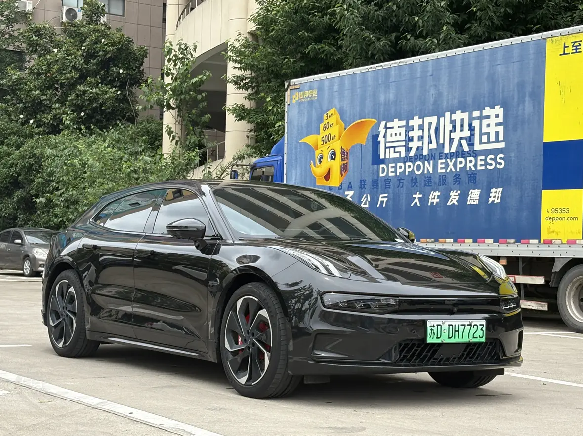ZEEKR 001