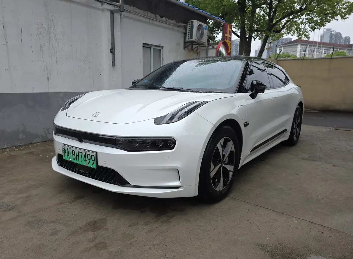 ZEEKR 001