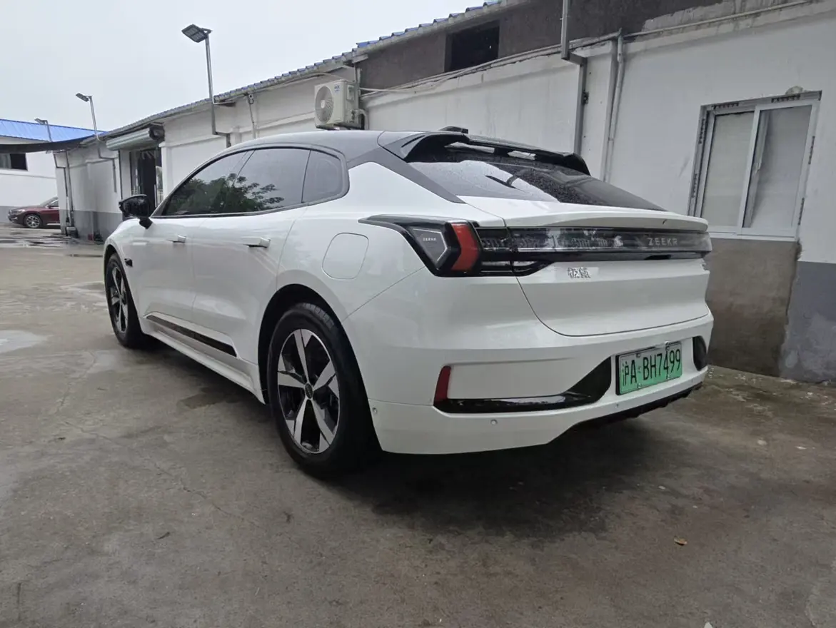 ZEEKR 001