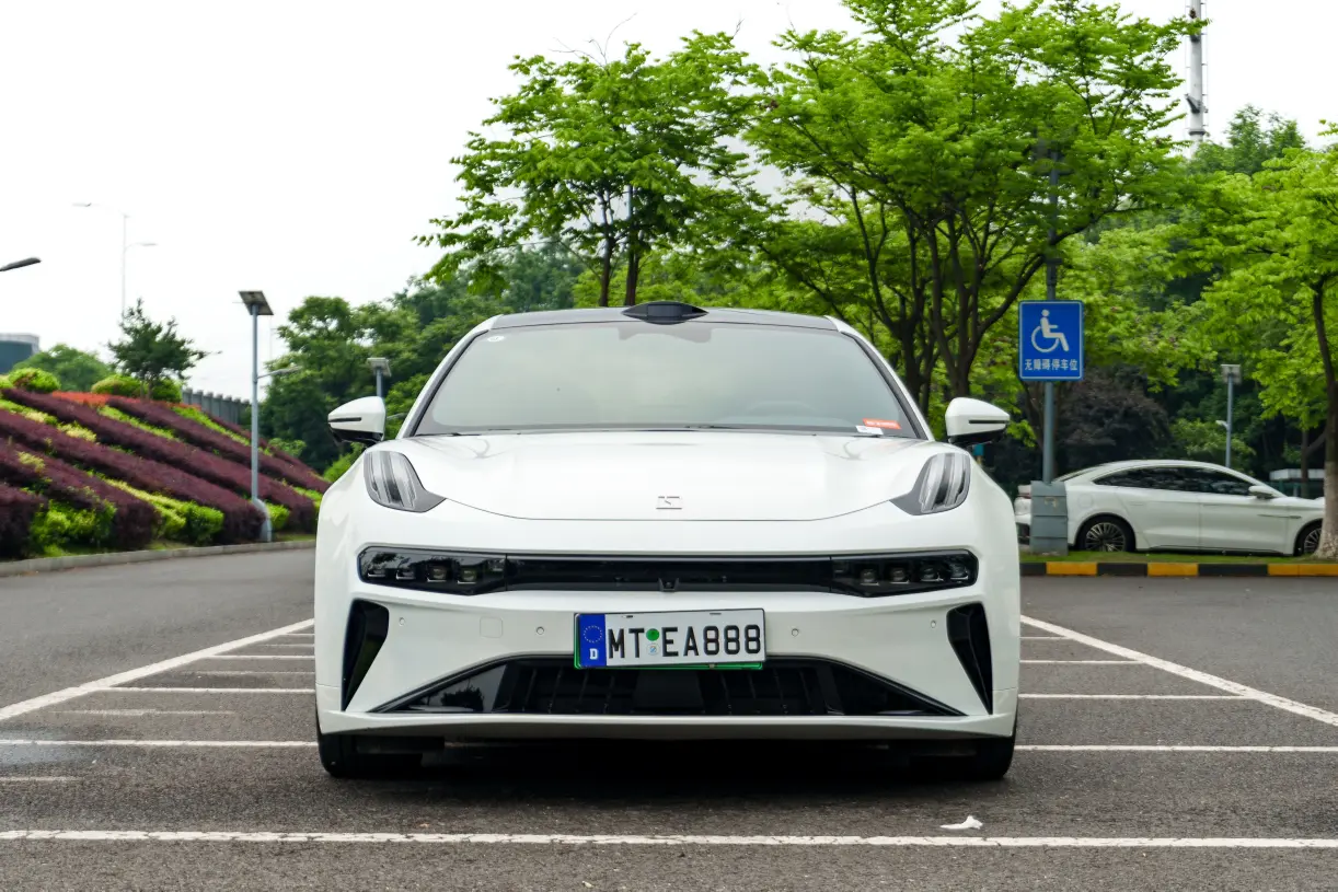 ZEEKR 001