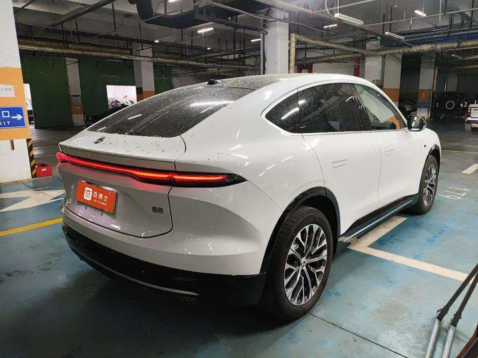 NIO EC6