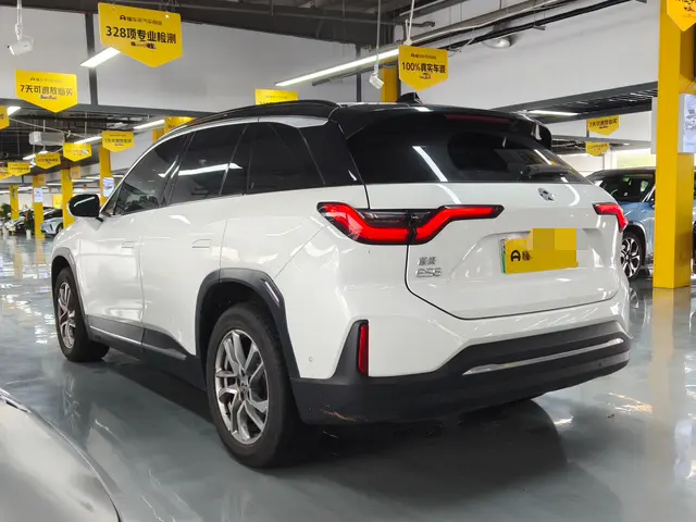 NIO ES6