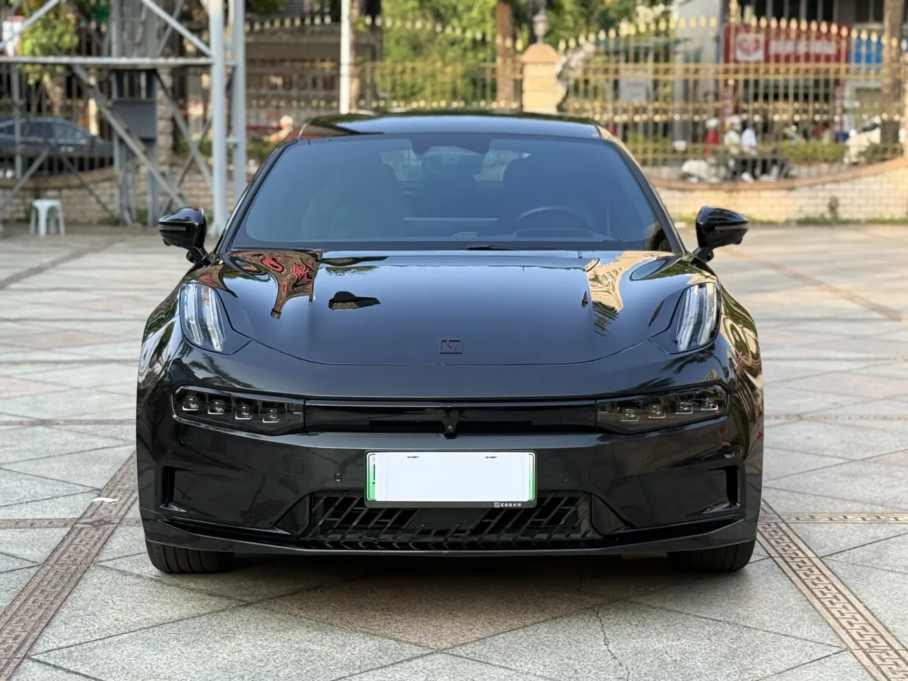 ZEEKR 001