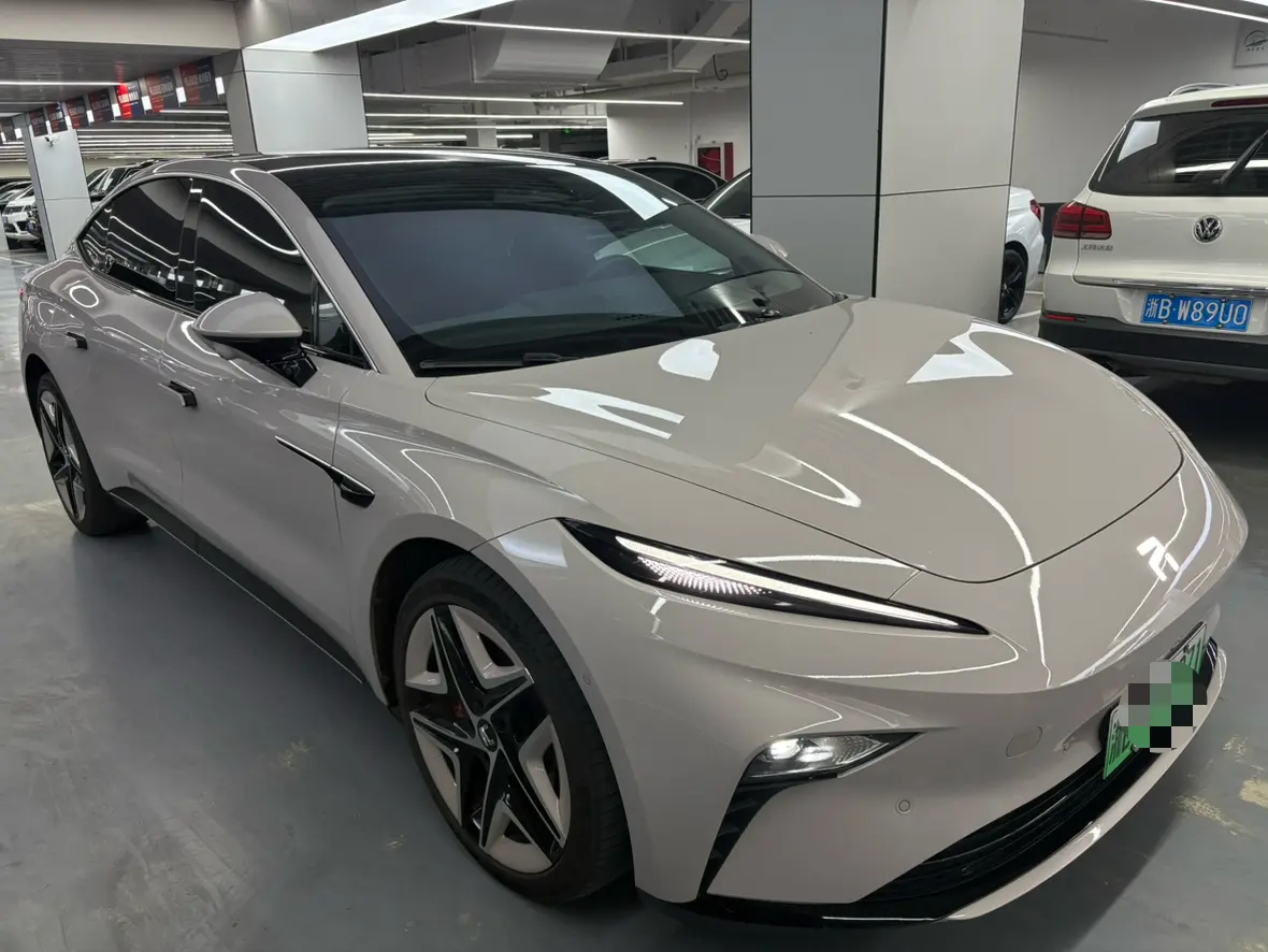 Rising Auto Feifan F7