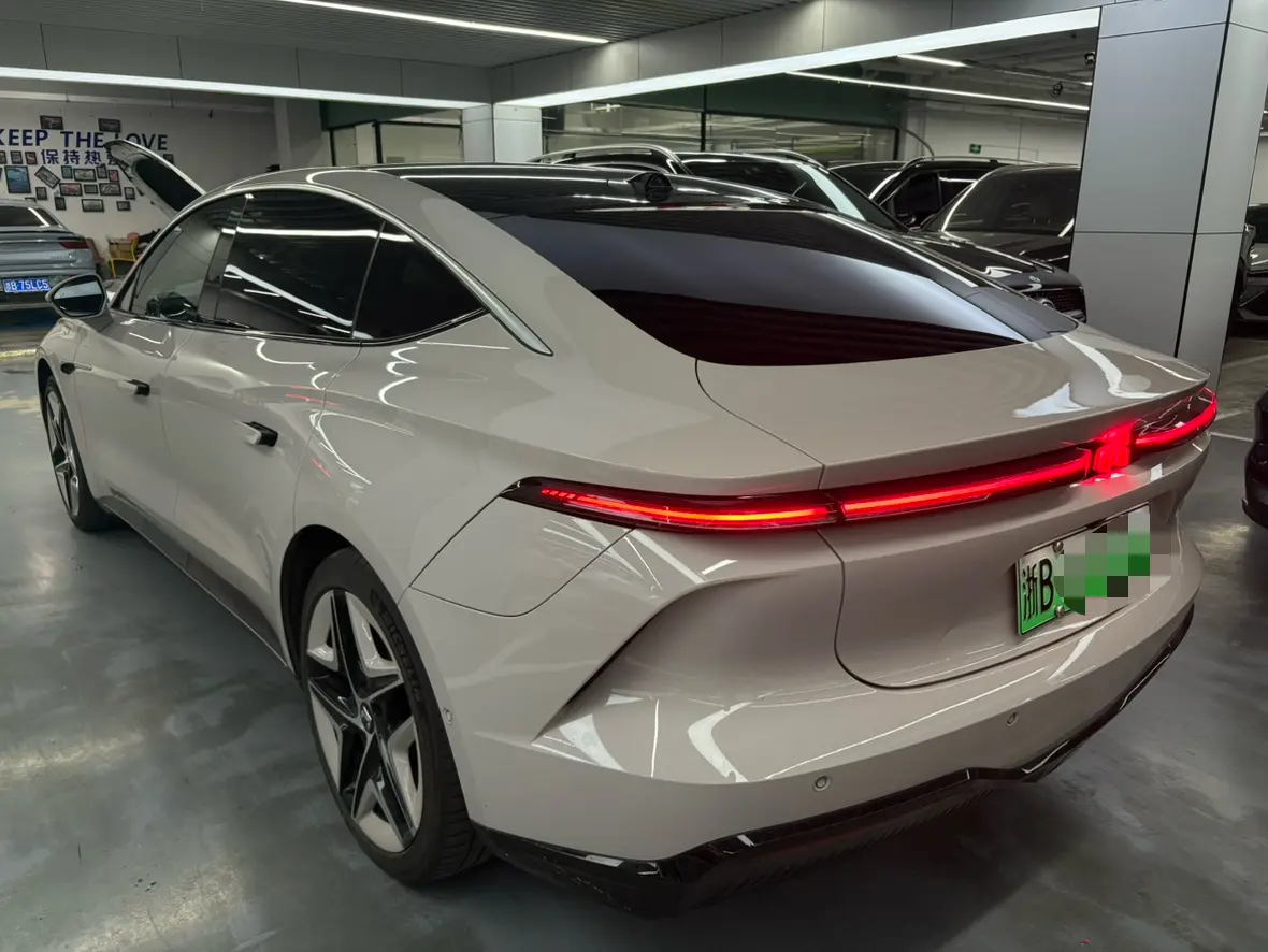 Rising Auto Feifan F7