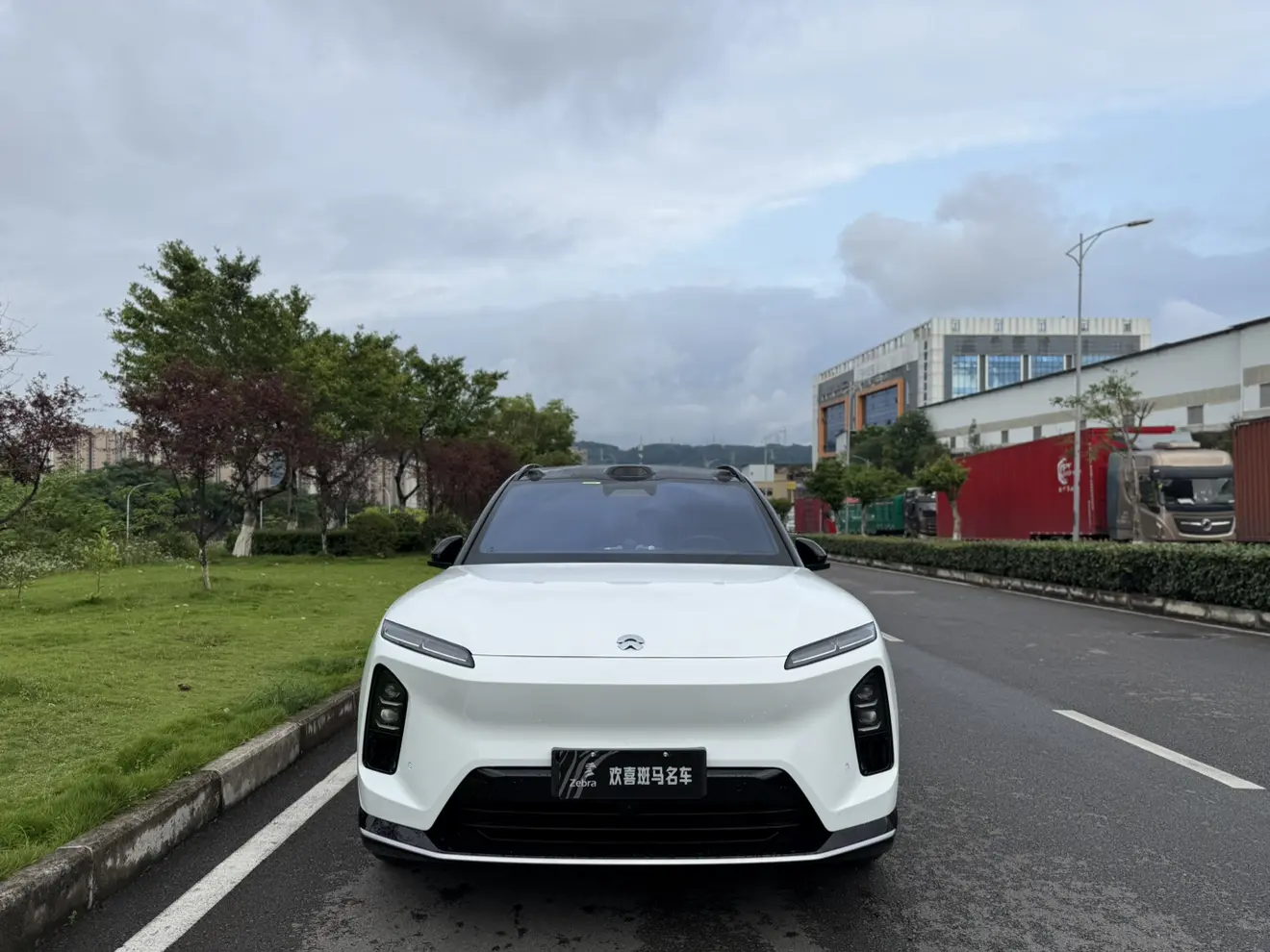 NIO ES6