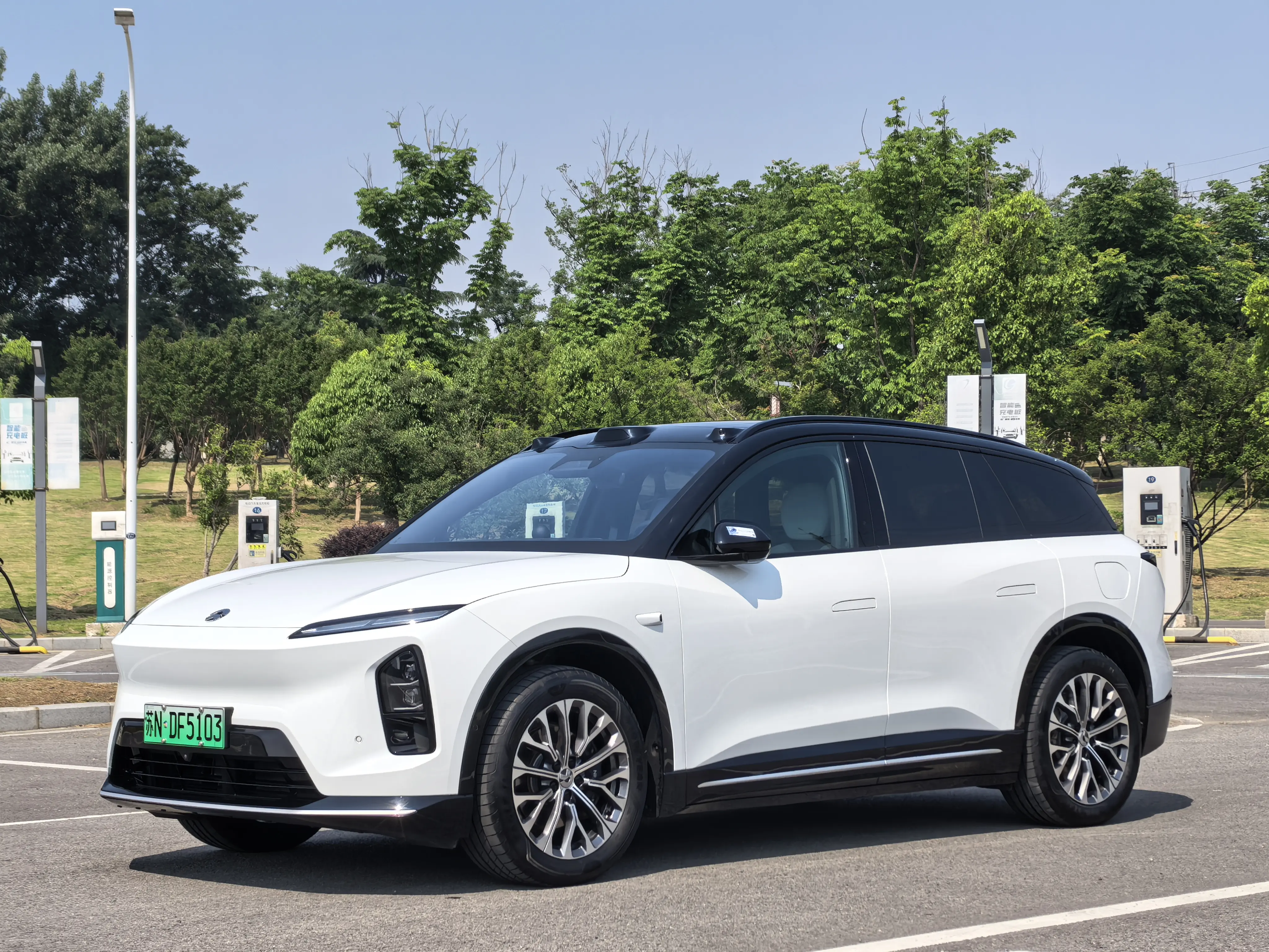 NIO ES6