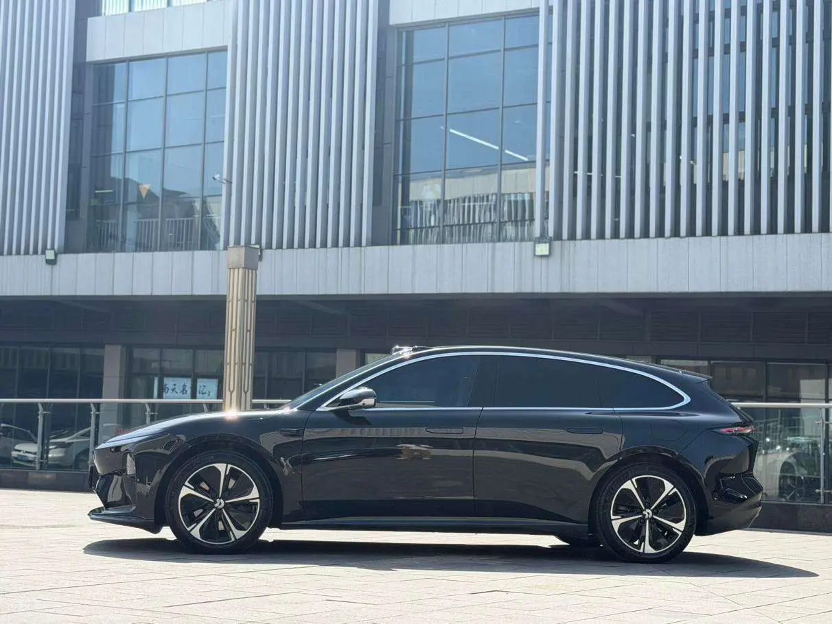 NIO ET5T