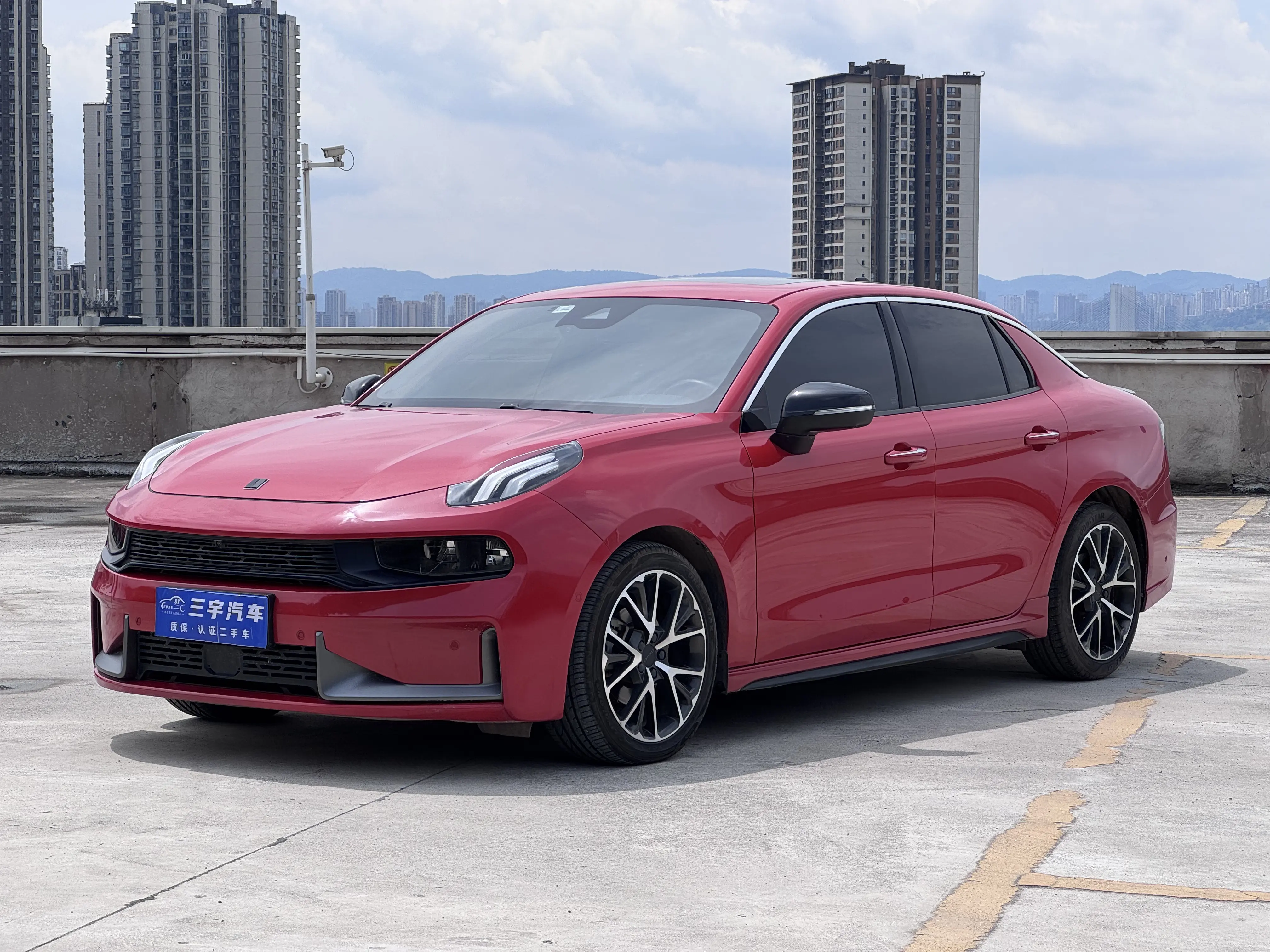 Lynk & Co 03