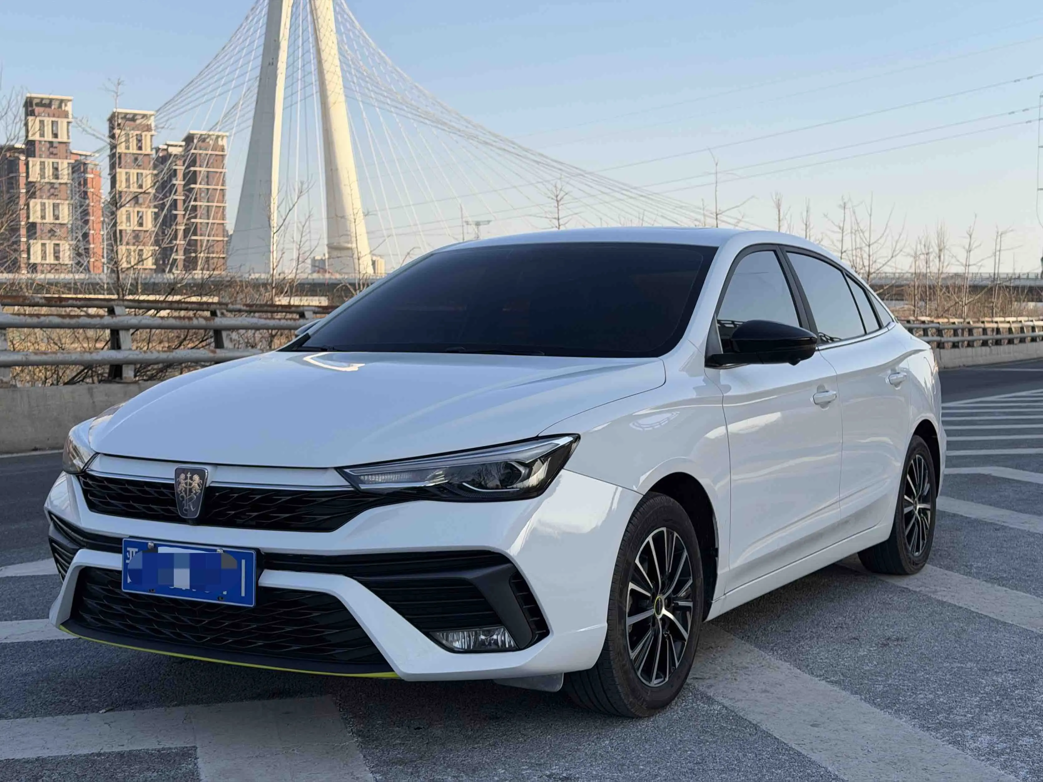 Roewe i5