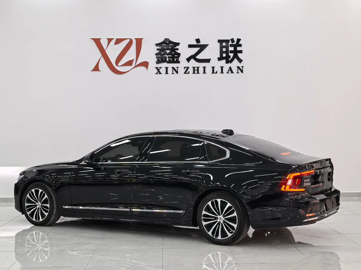 Volvo S90