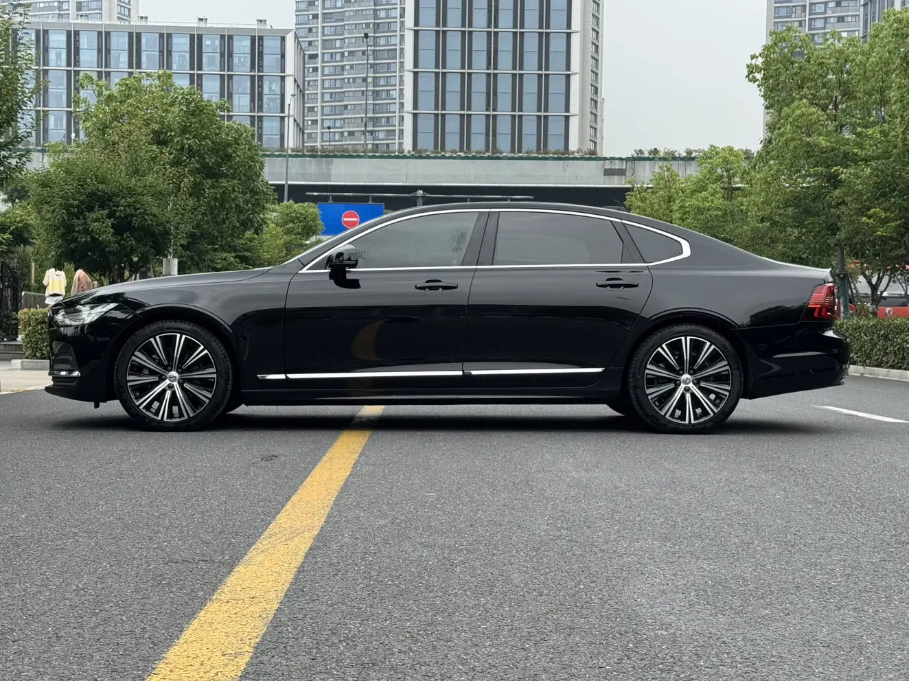 Volvo S90