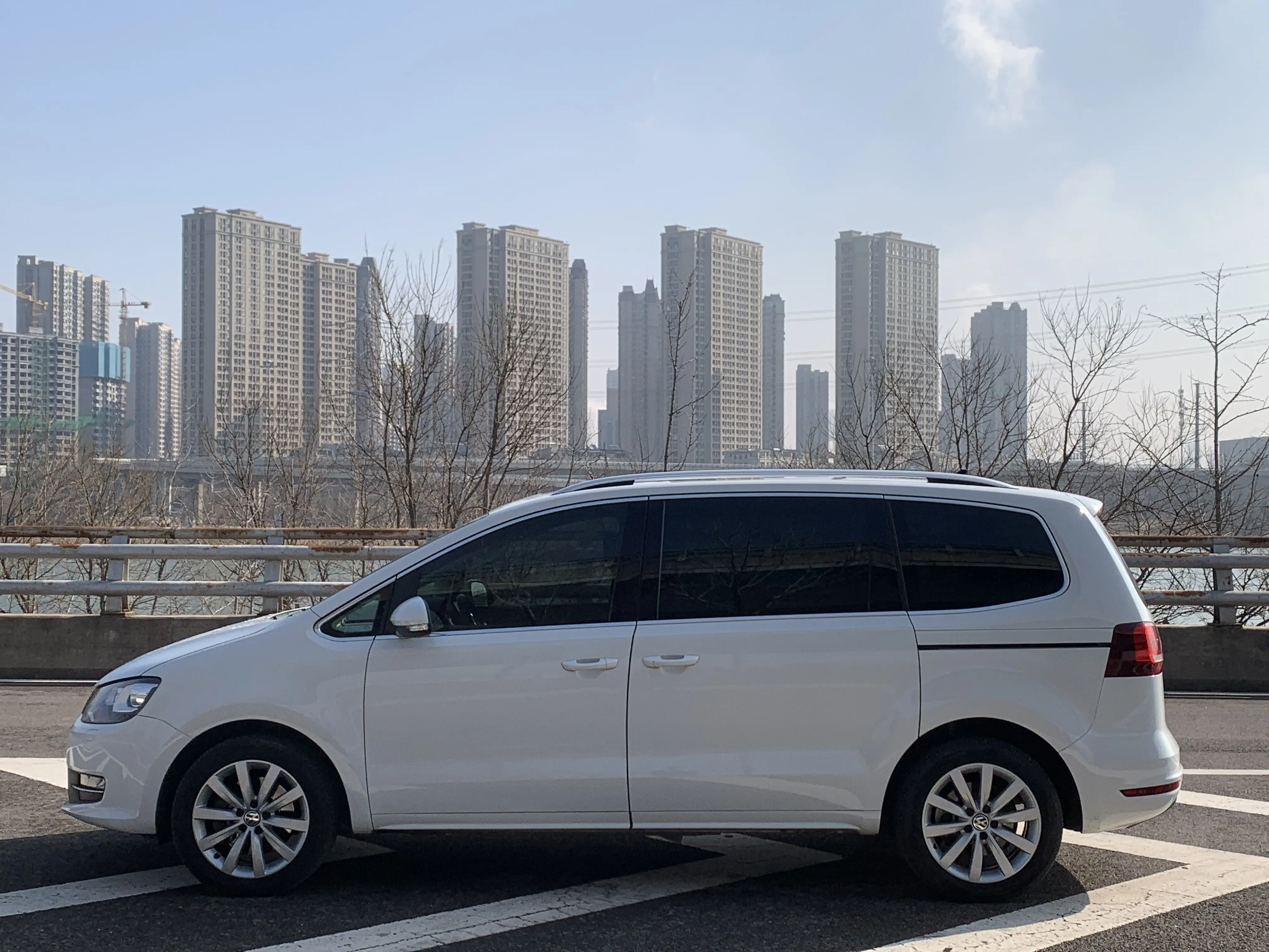 Volkswagen Sharon