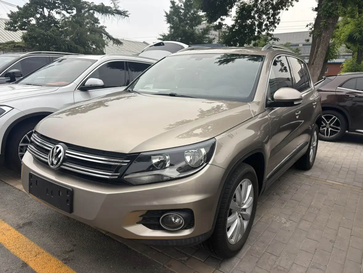 Volkswagen Tiguan (Tharu)