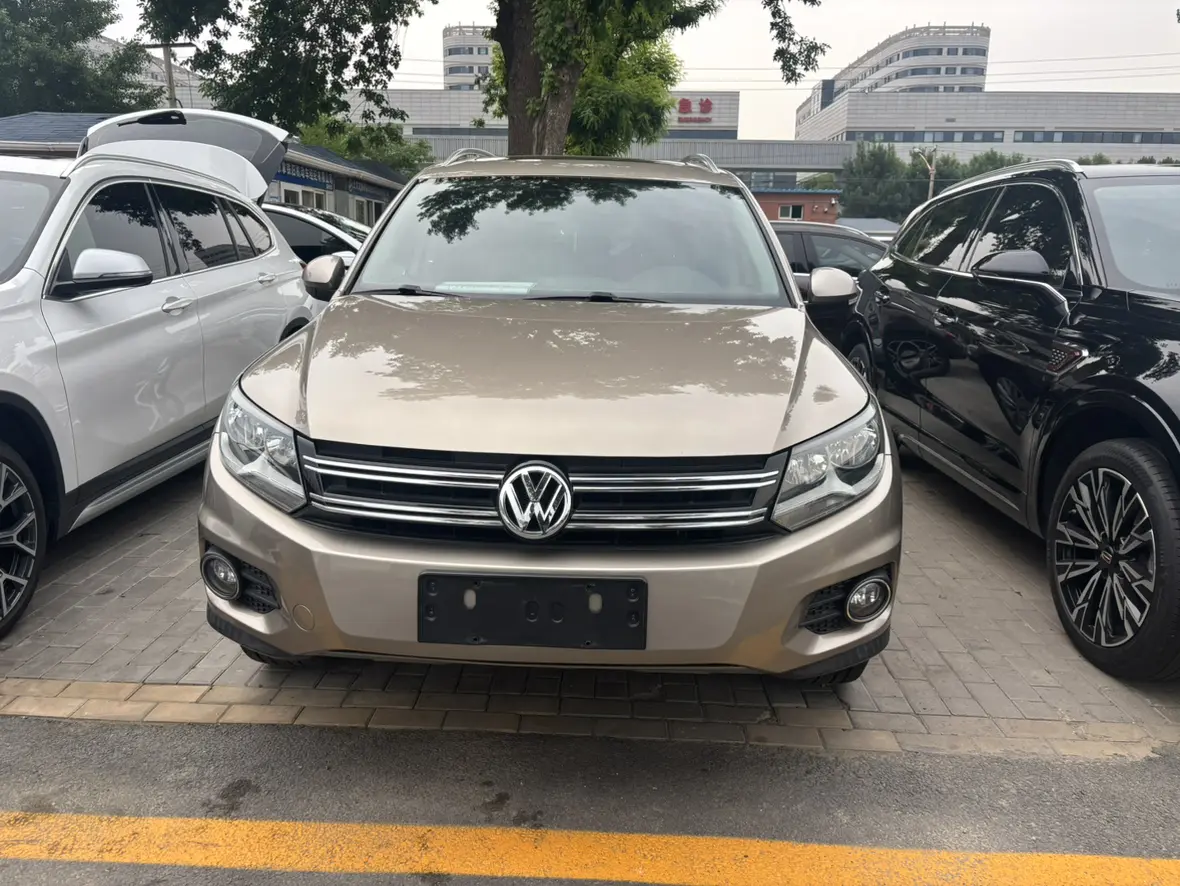 Volkswagen Tiguan (Tharu)