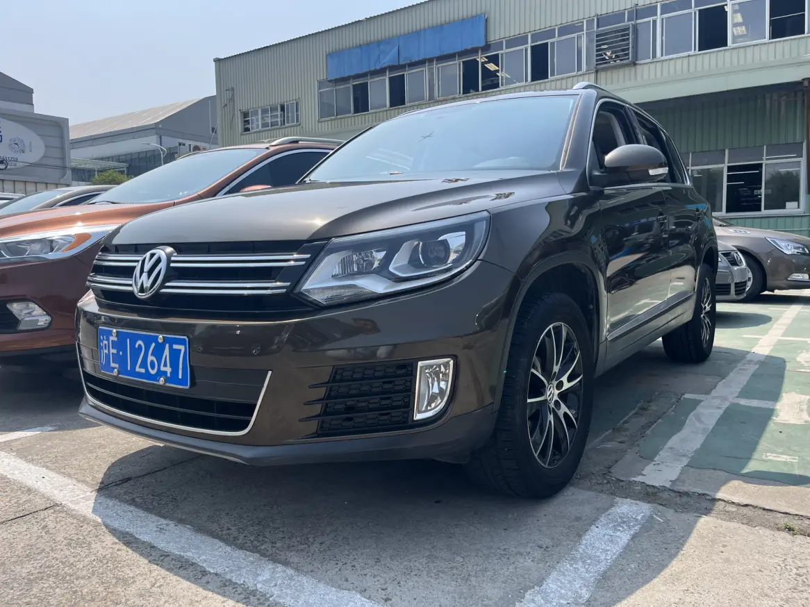 Volkswagen Tiguan (Tharu)