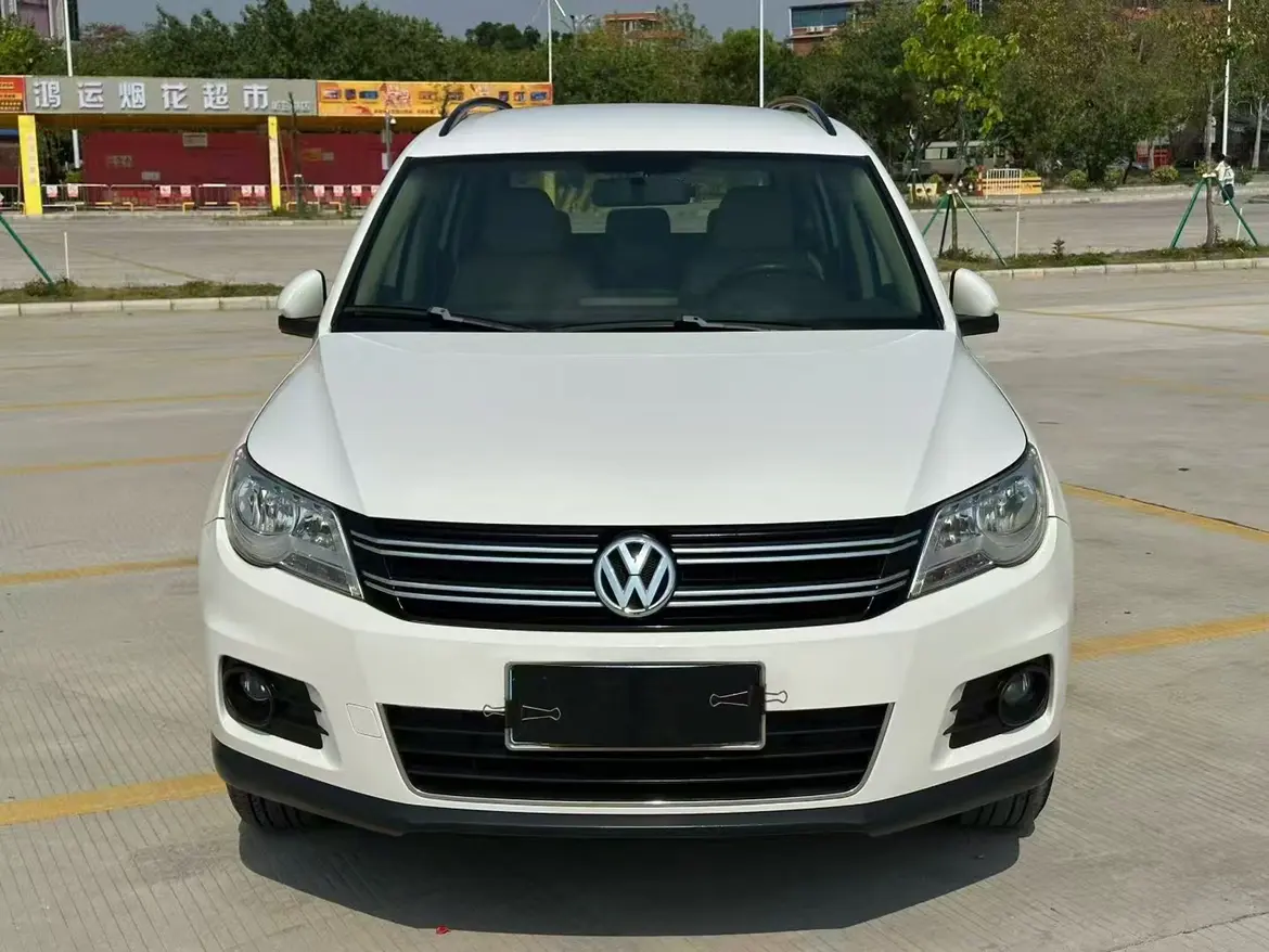 Volkswagen Tiguan (Tharu)