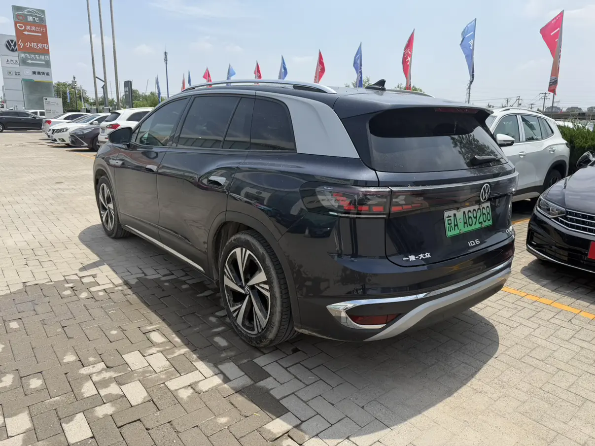 Volkswagen ID.6 CROZZ