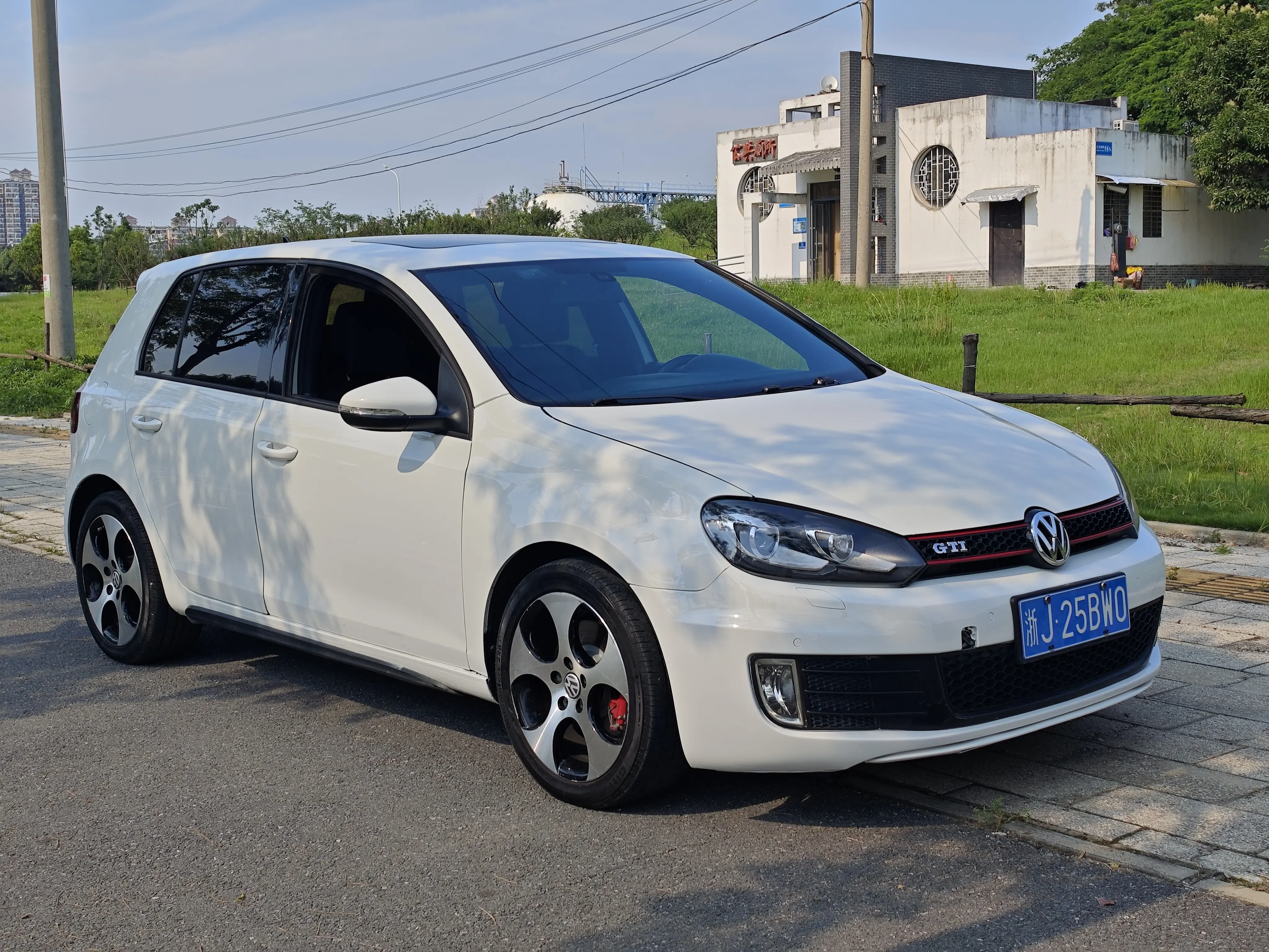 Volkswagen Golf GTI