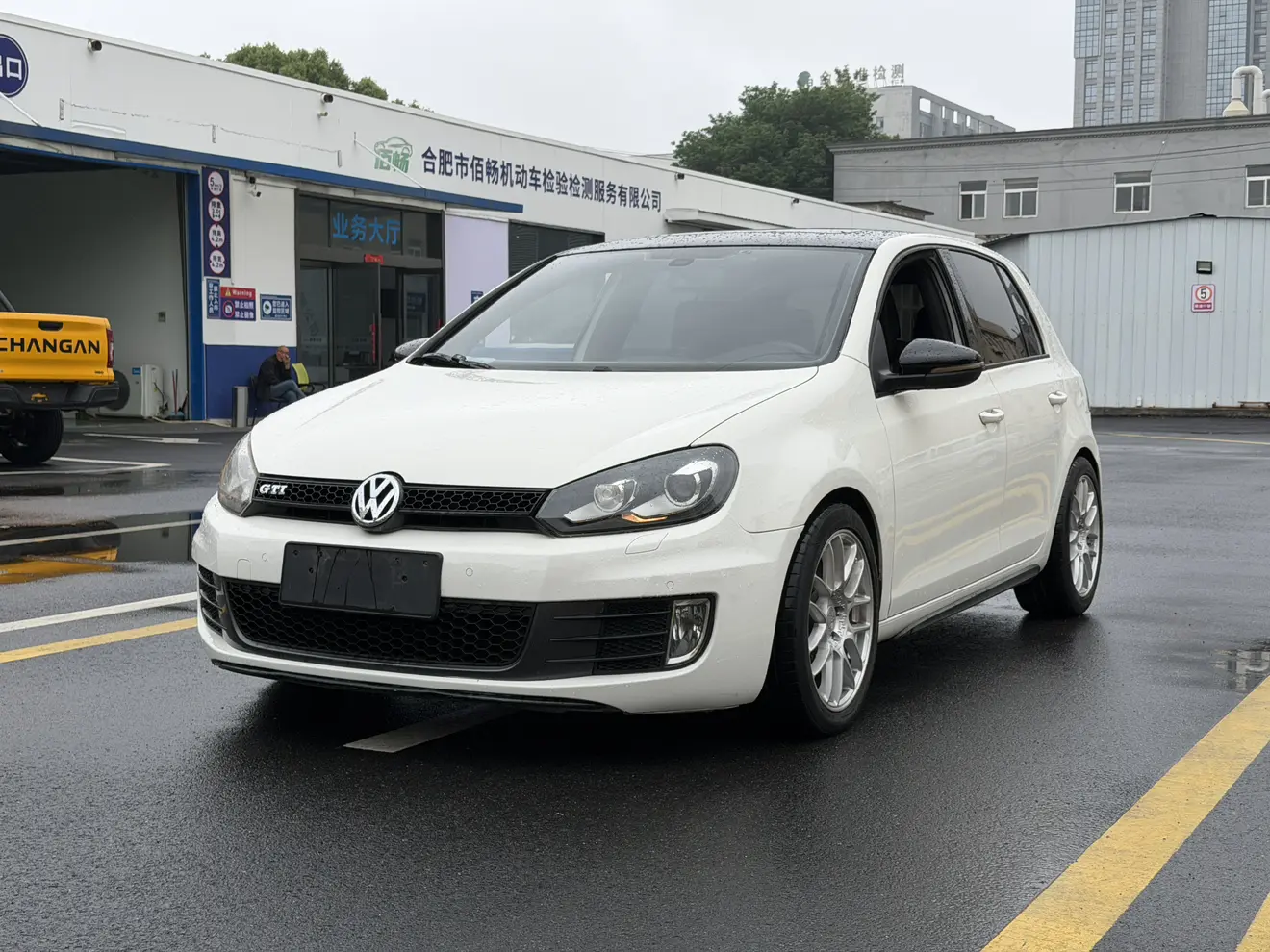 Volkswagen Golf GTI