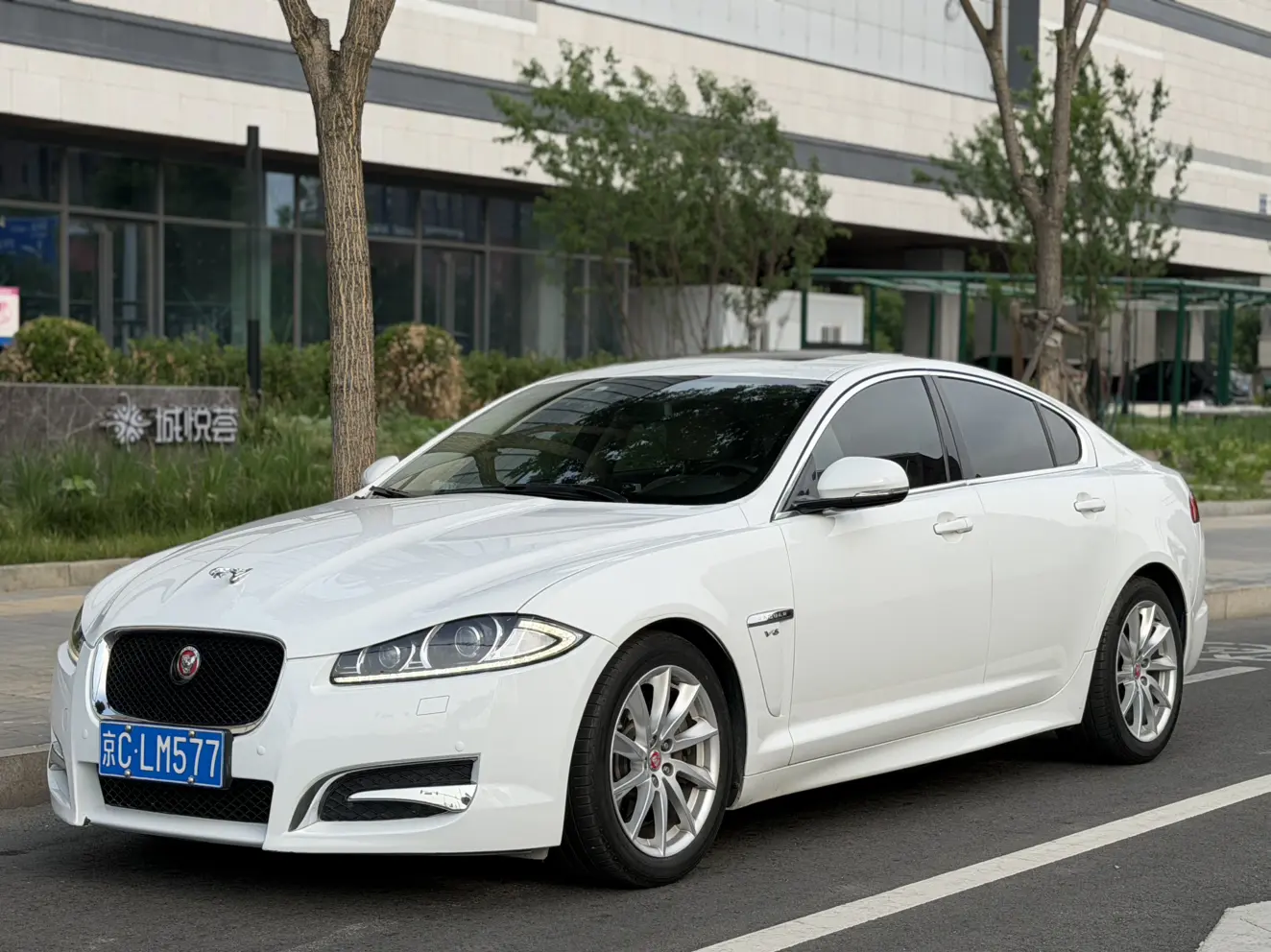 Jaguar XF