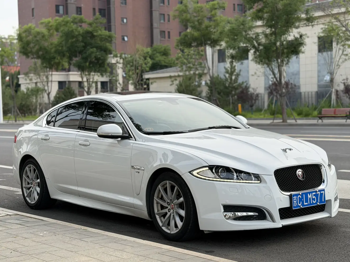 Jaguar XF