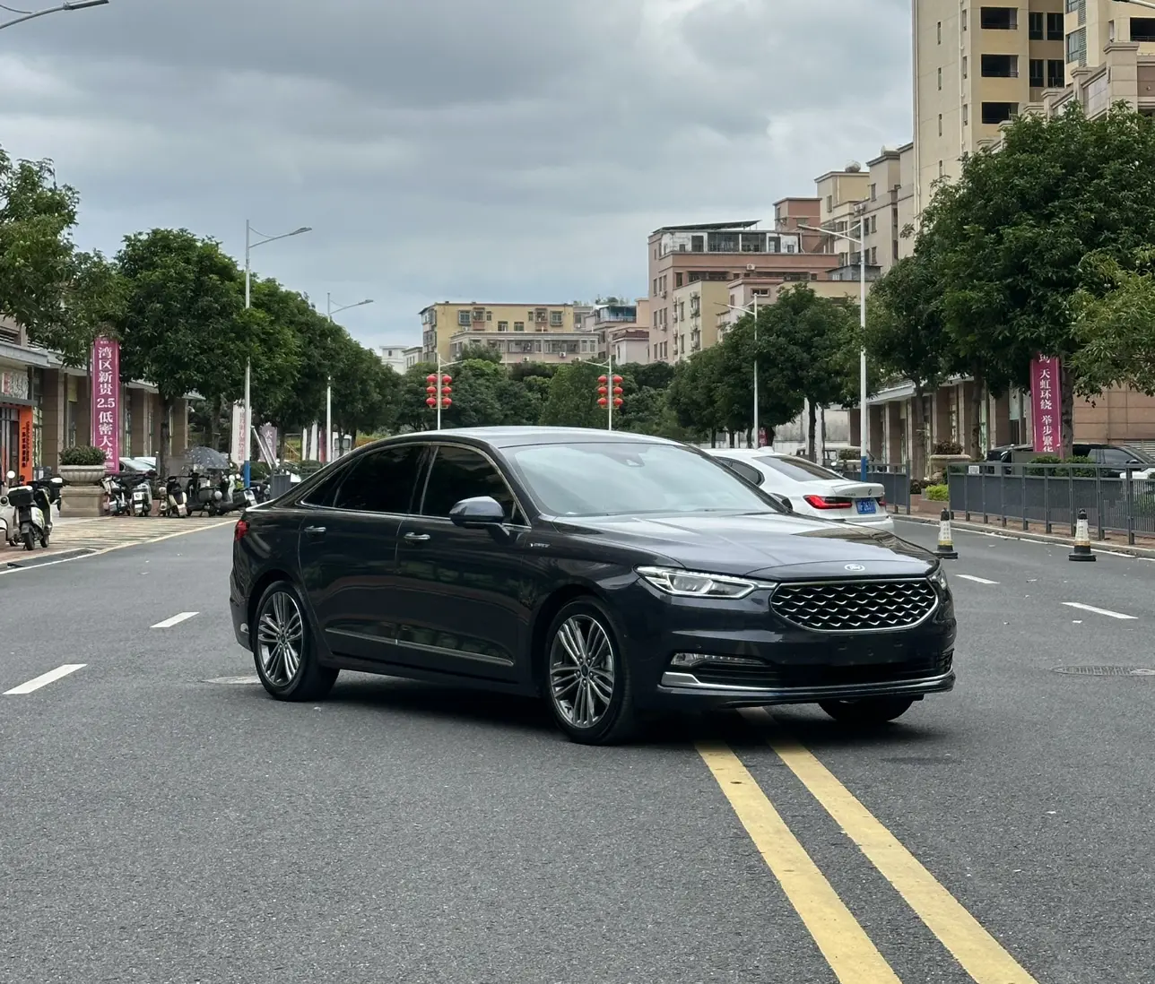 Ford Taurus
