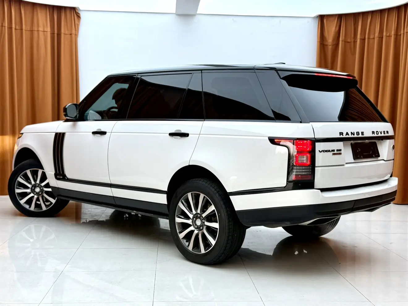 Land Rover range rover