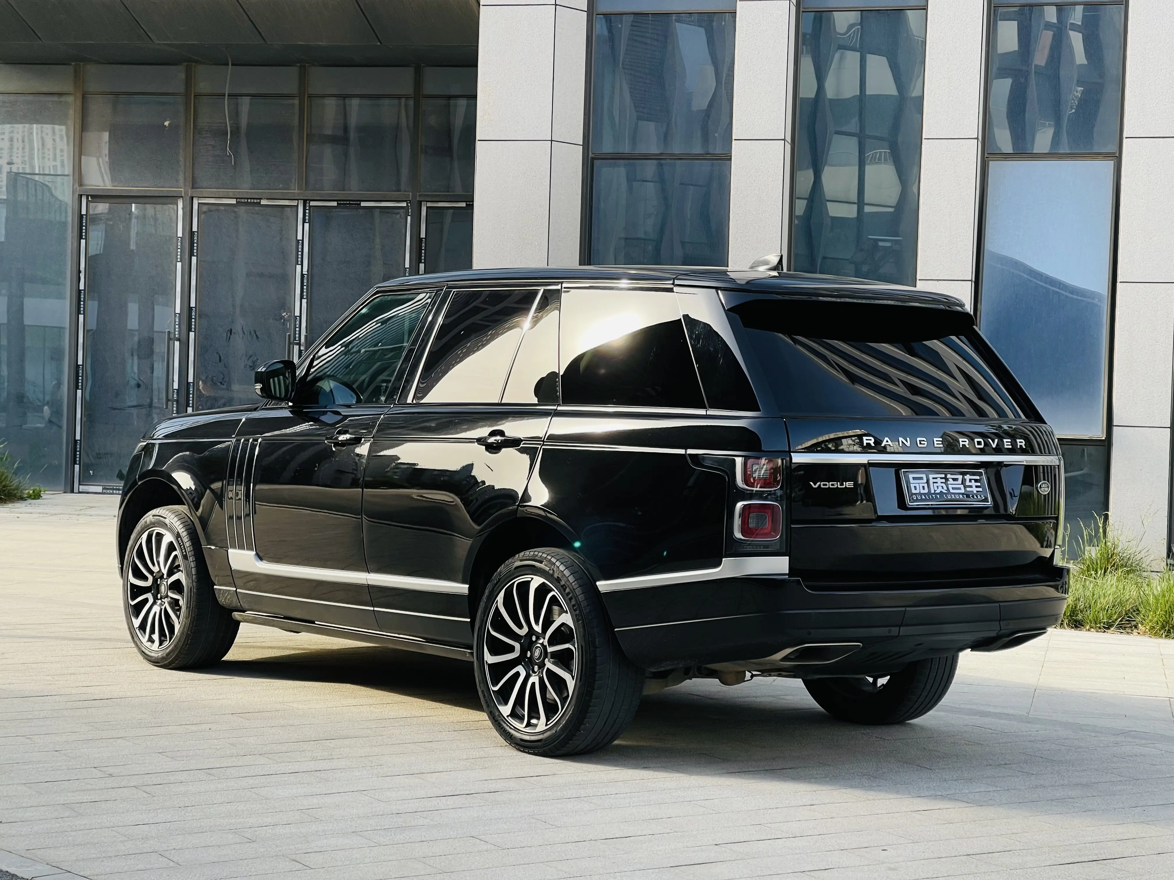 Land Rover range rover