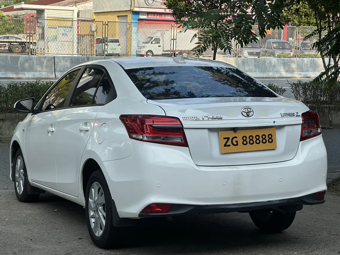 Toyota YARiS L Enjoy