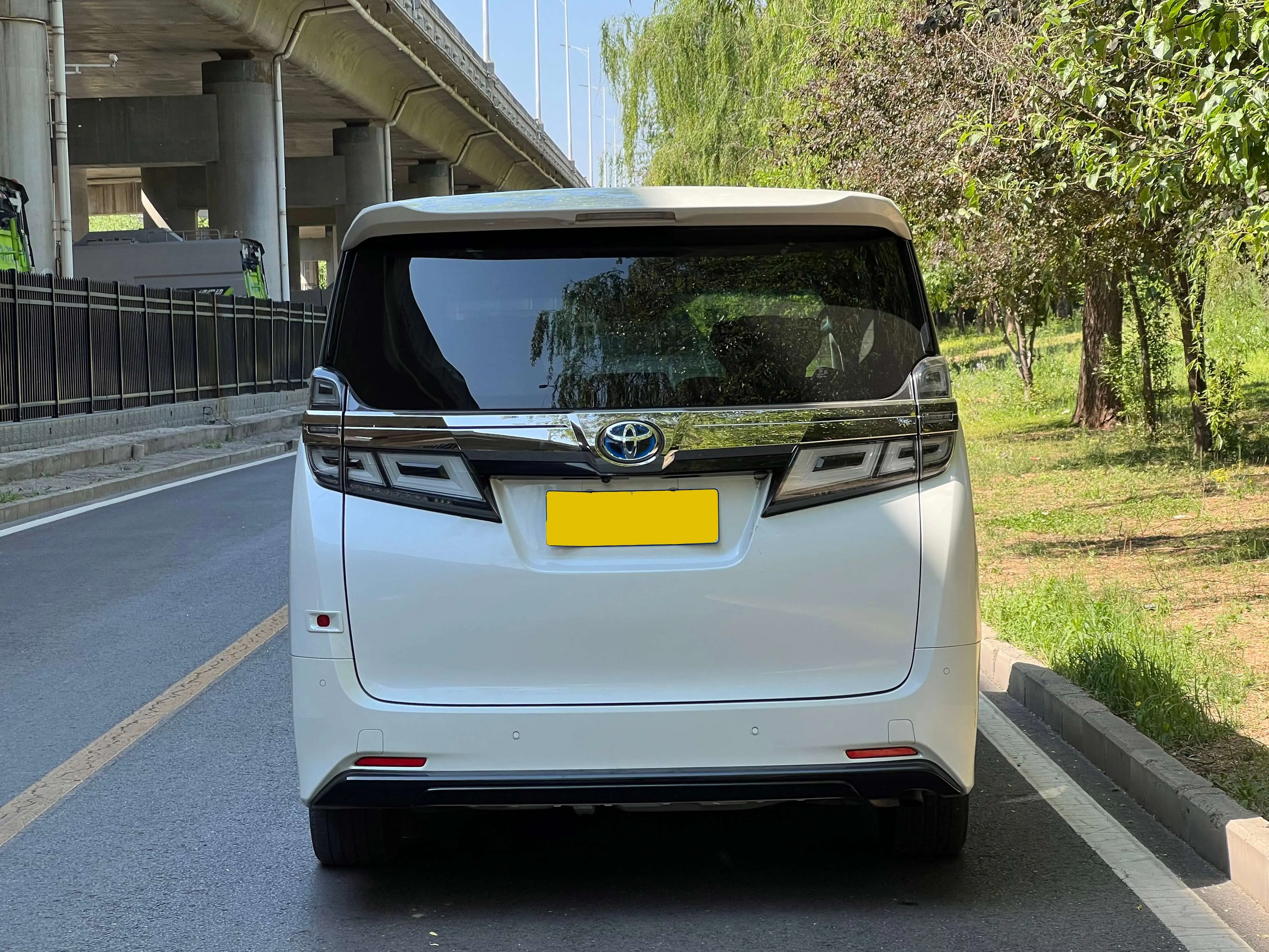 Toyota Crown Wellfire