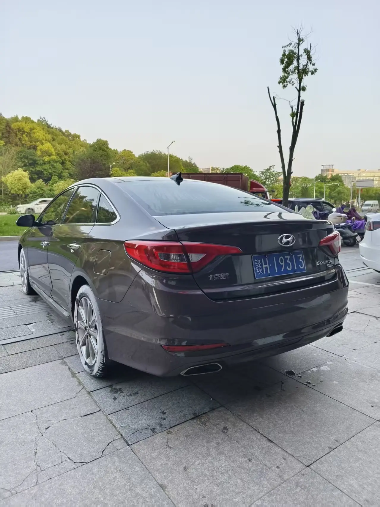 Hyundai Sonata nine