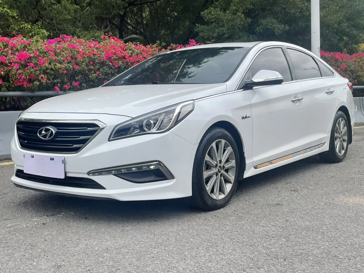 Hyundai Sonata nine