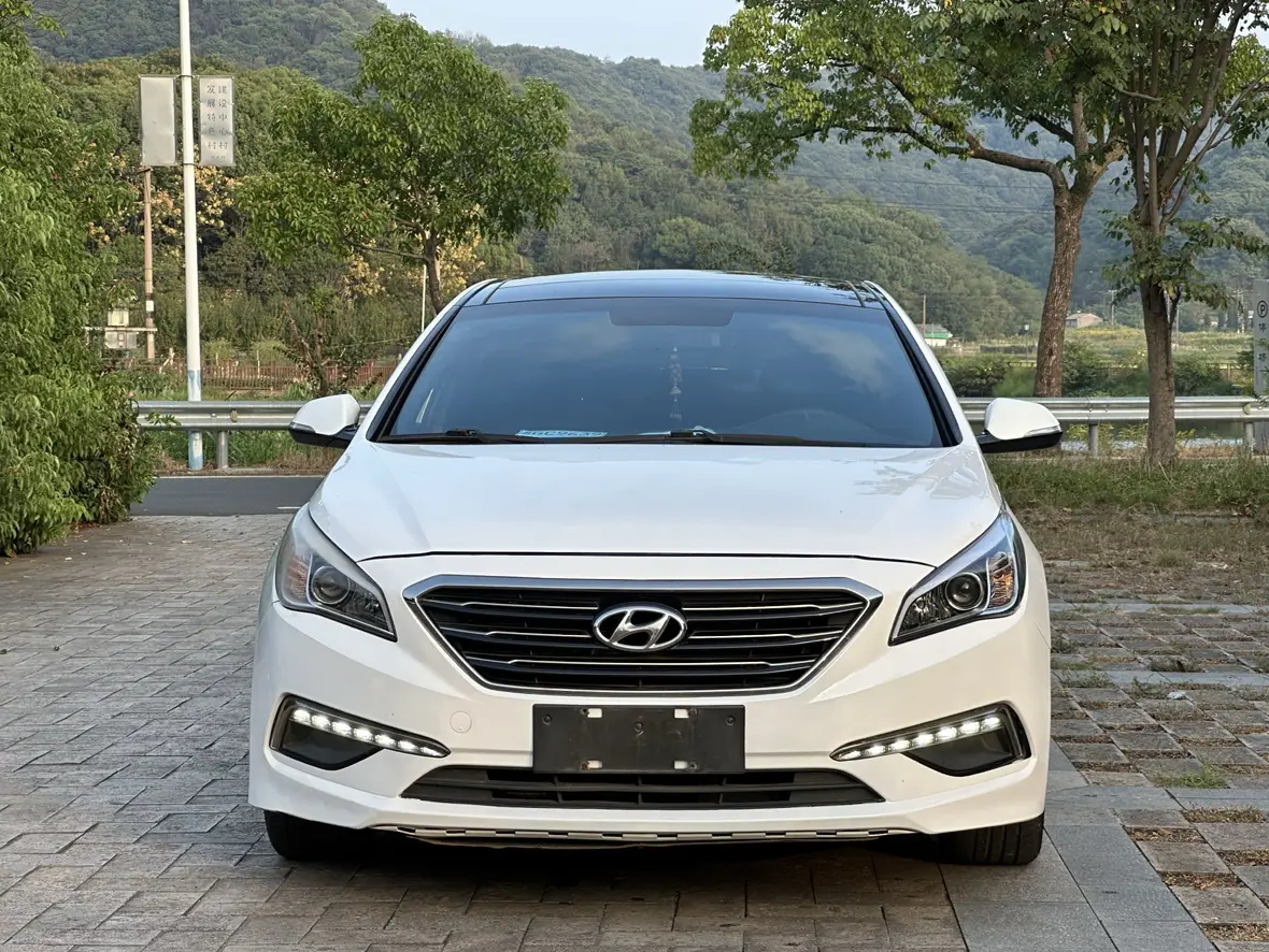 Hyundai Sonata nine