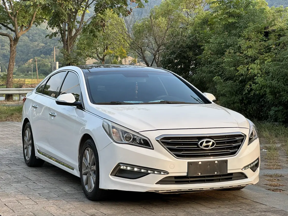 Hyundai Sonata nine