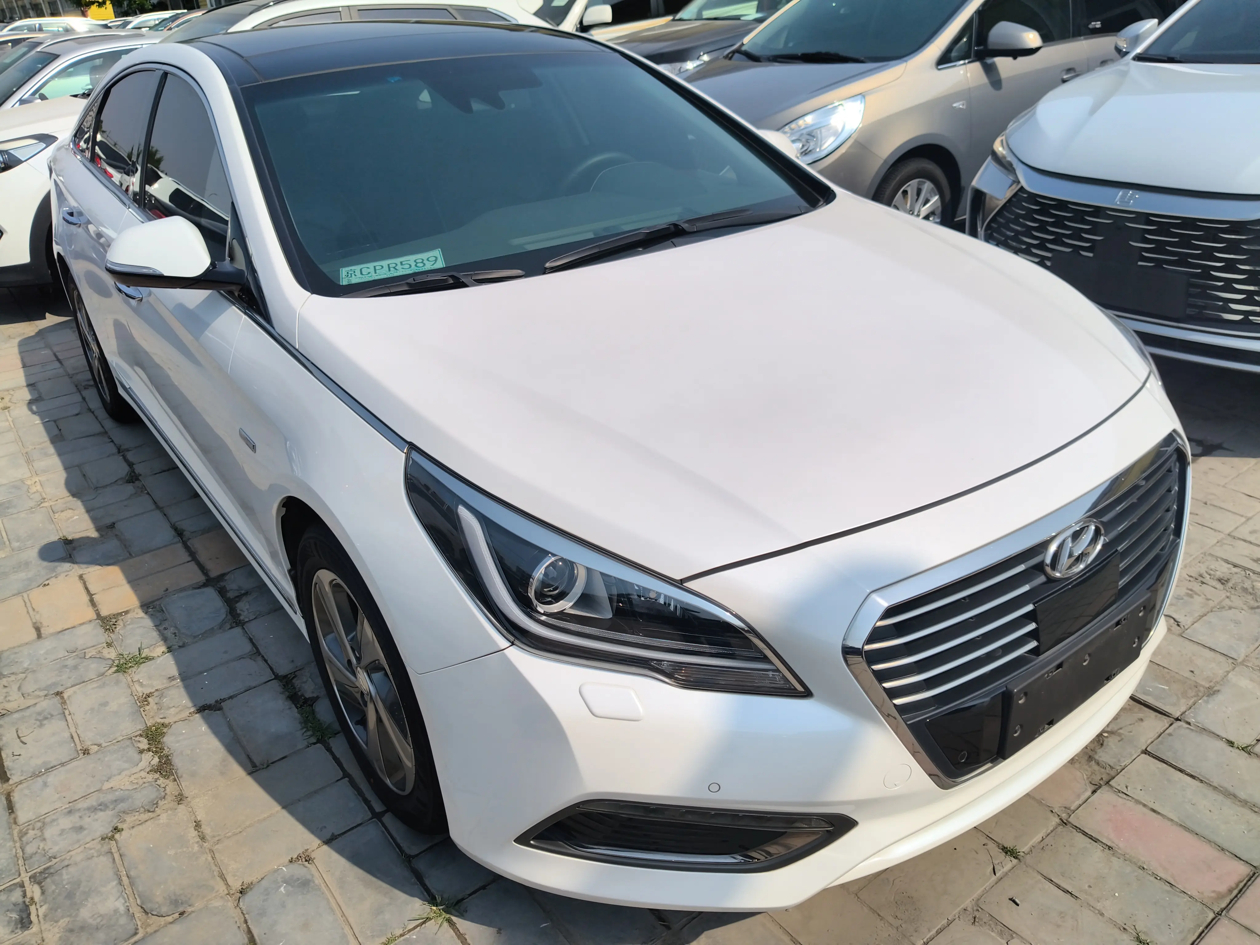 Hyundai Sonata nine