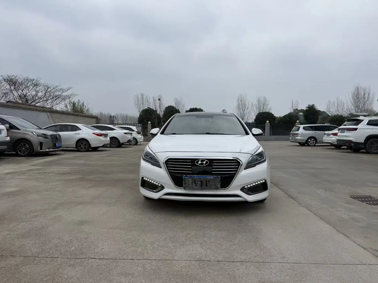 Hyundai Sonata nine