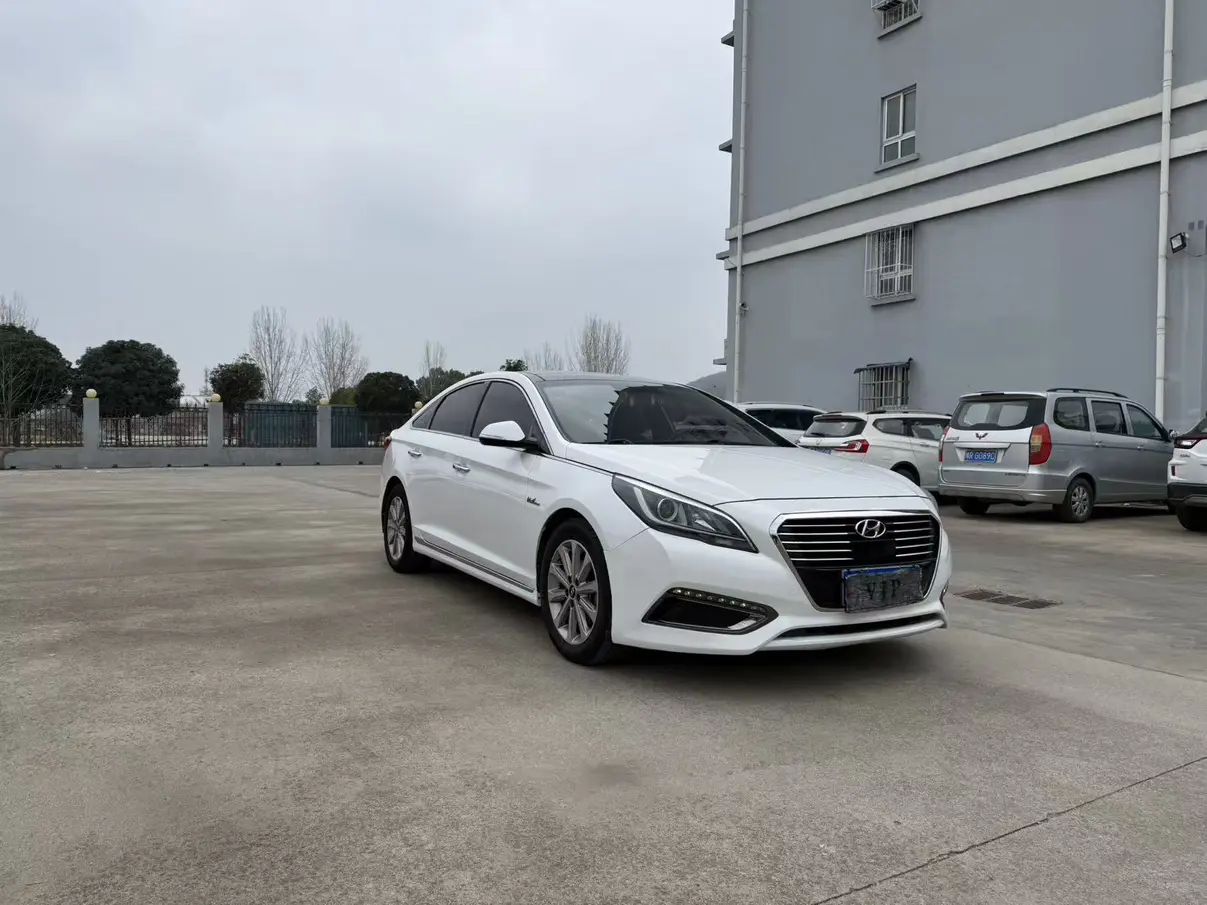 Hyundai Sonata nine