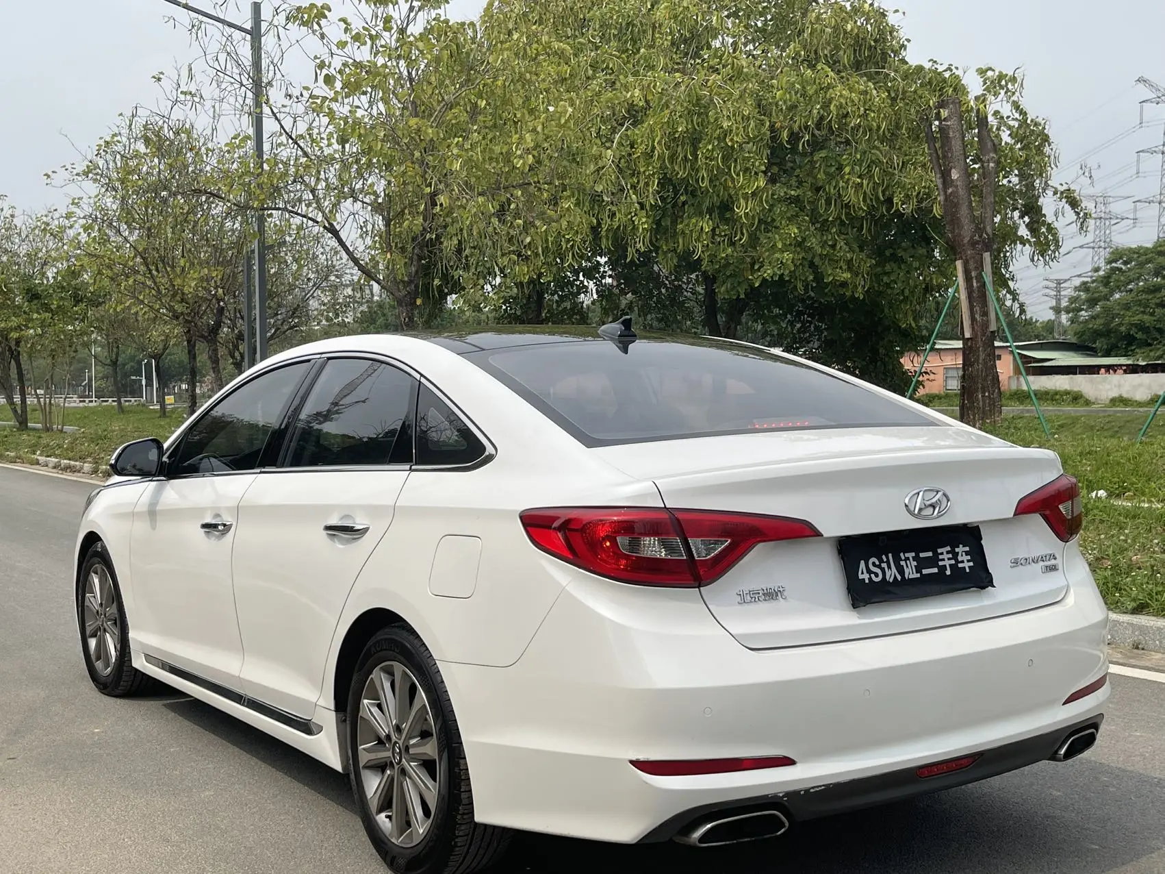 Hyundai Sonata nine
