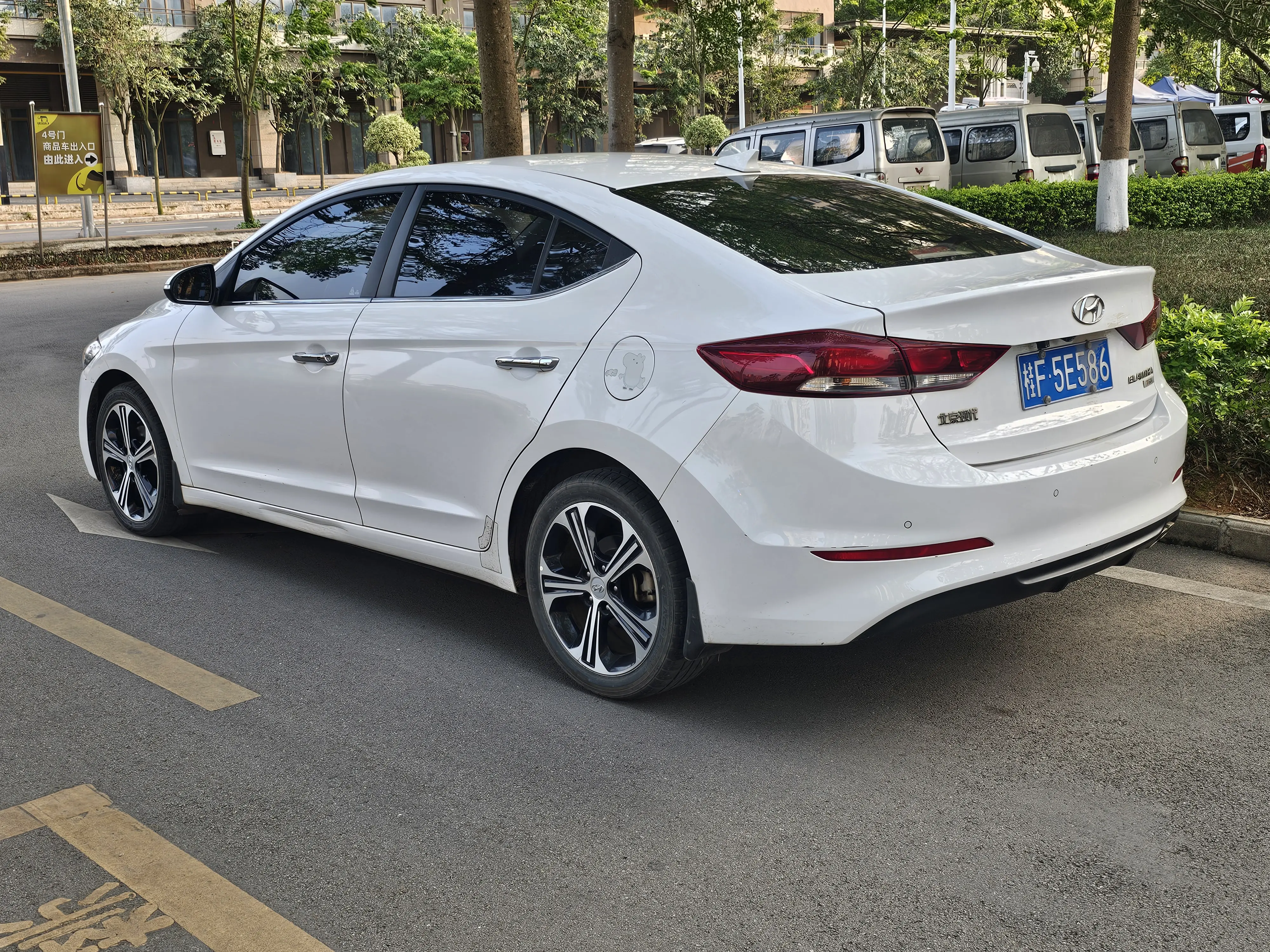 Hyundai Lead