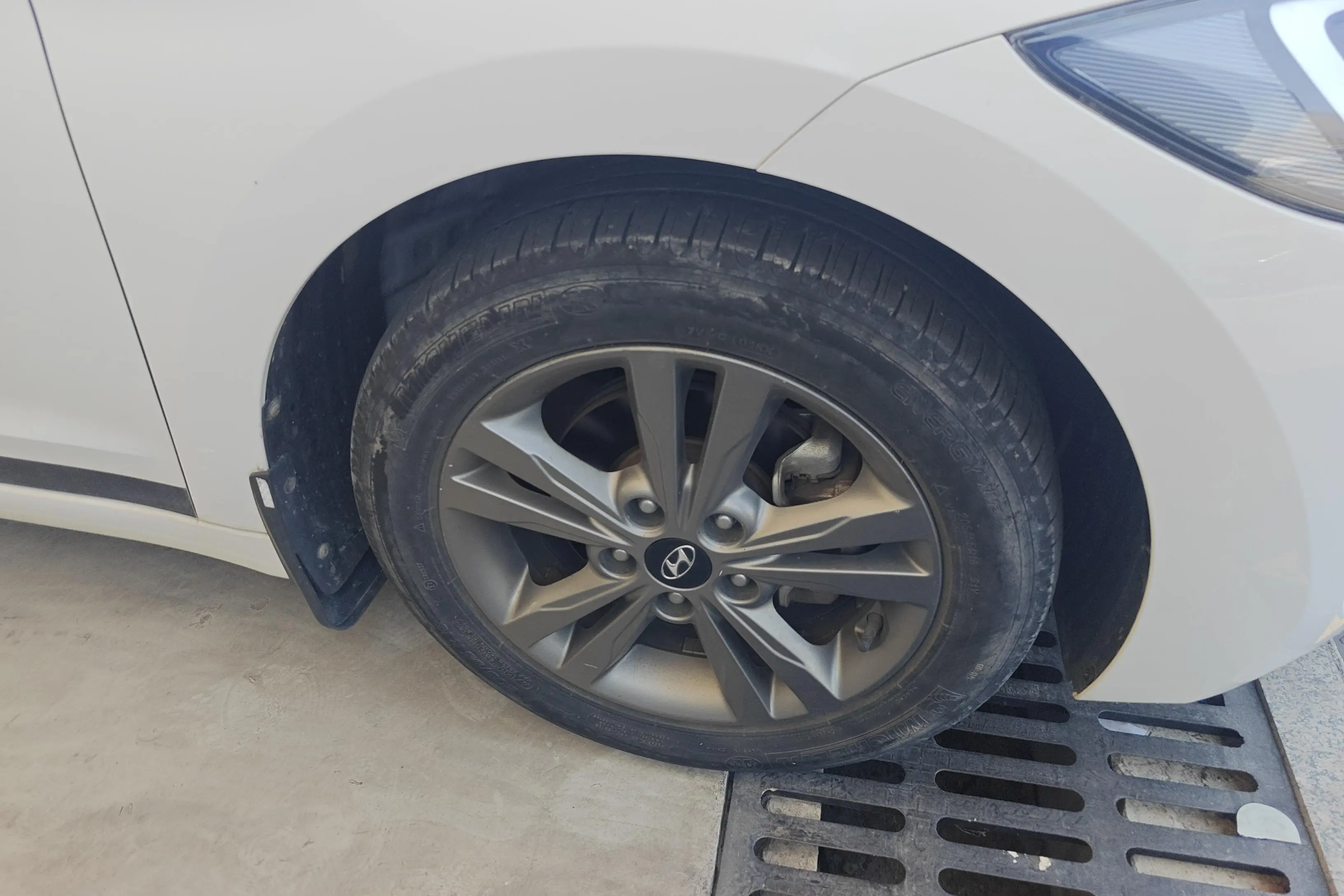 Hyundai Lead