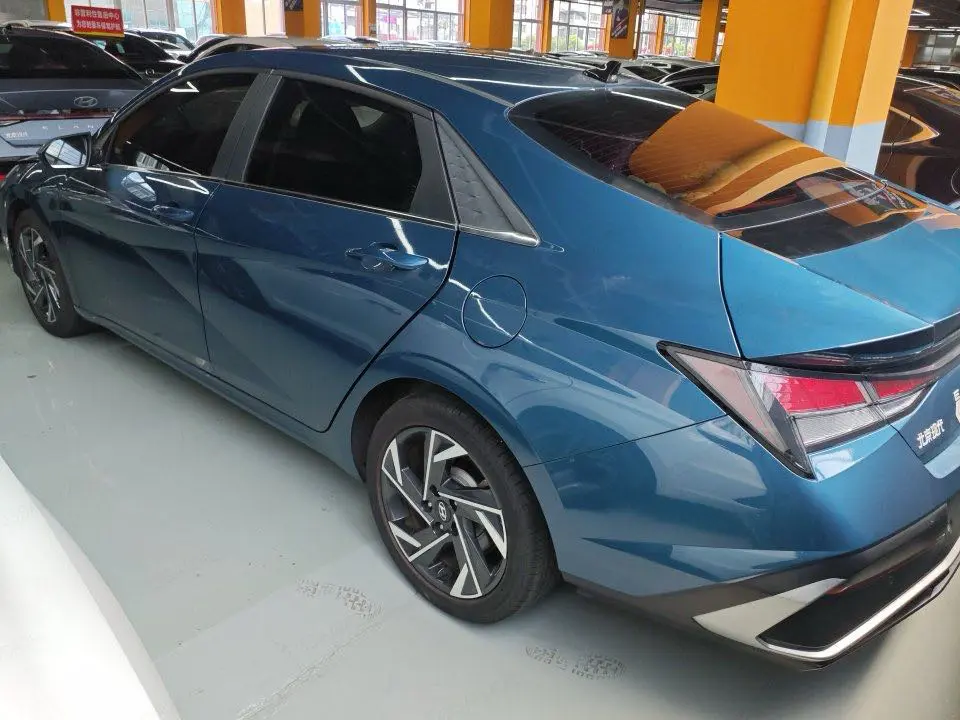 Hyundai Elantra